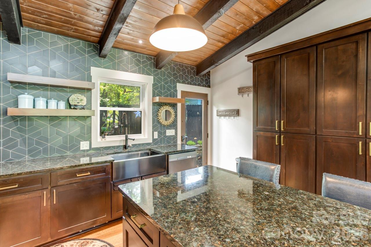 90 Summitt Street Property Photo 13