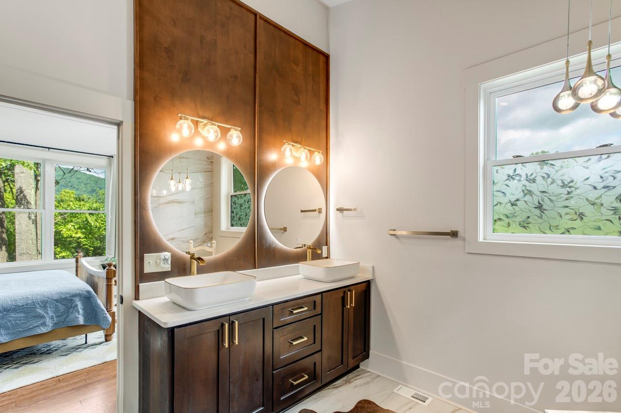 90 Summitt Street Property Photo 27