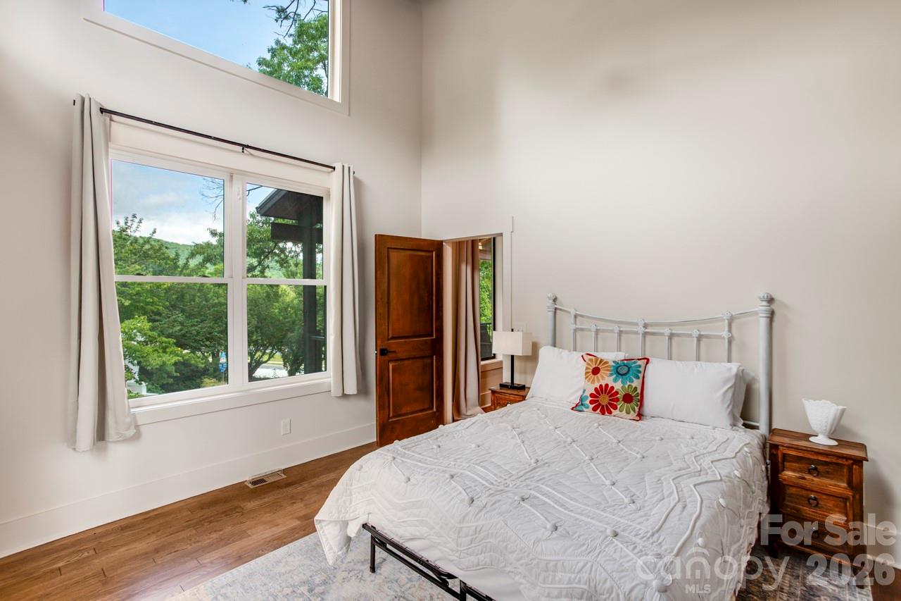 90 Summitt Street Property Photo 34