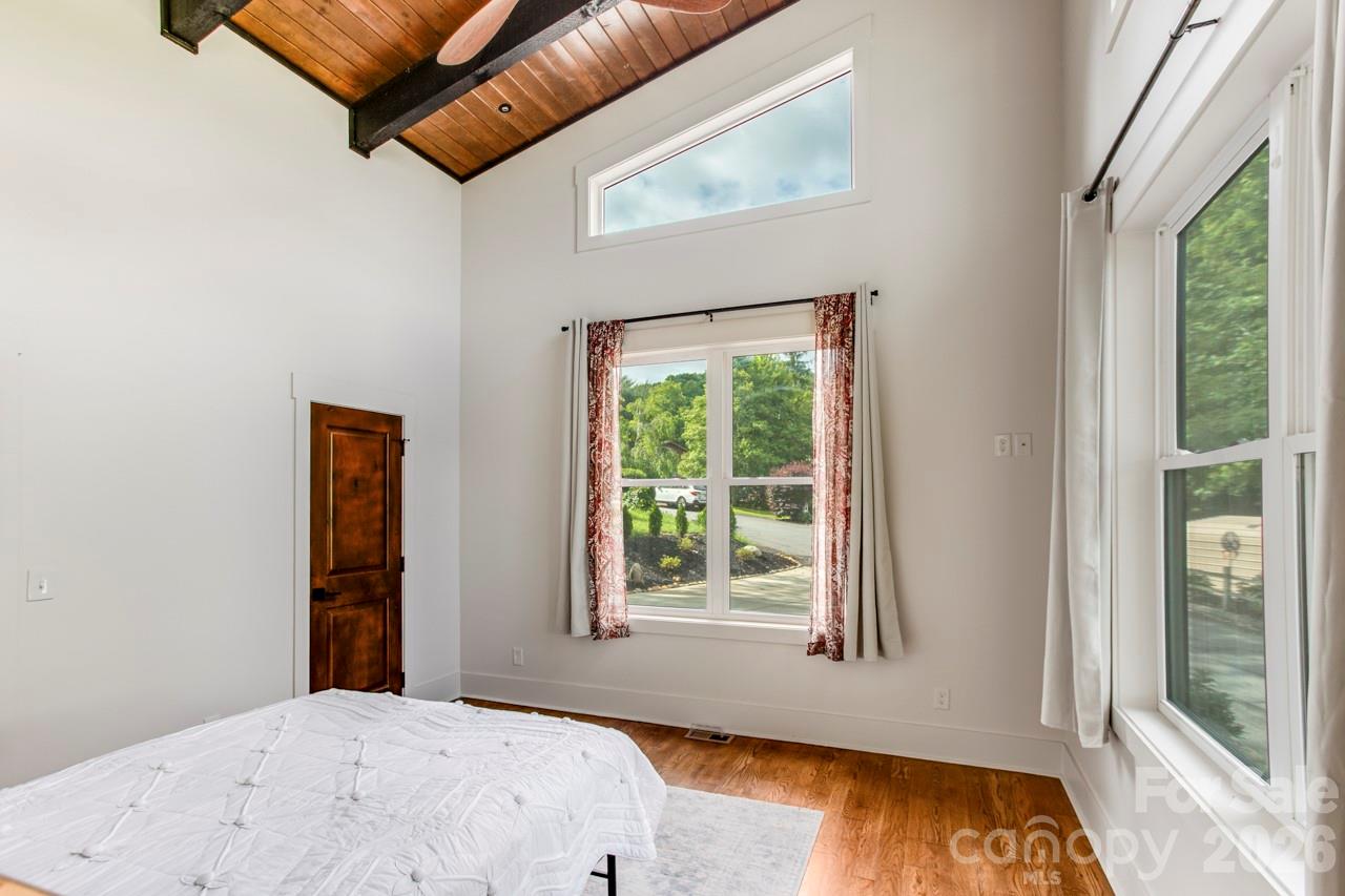 90 Summitt Street Property Photo 35
