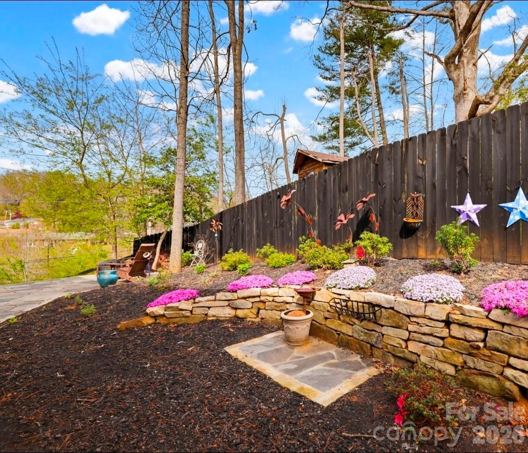 90 Summitt Street Property Photo 38