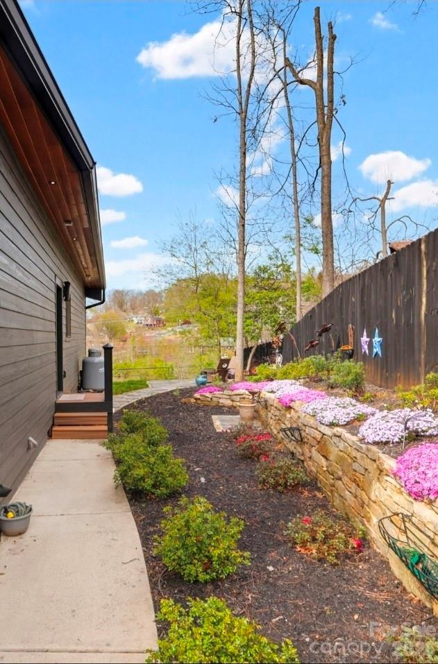 90 Summitt Street Property Photo 42