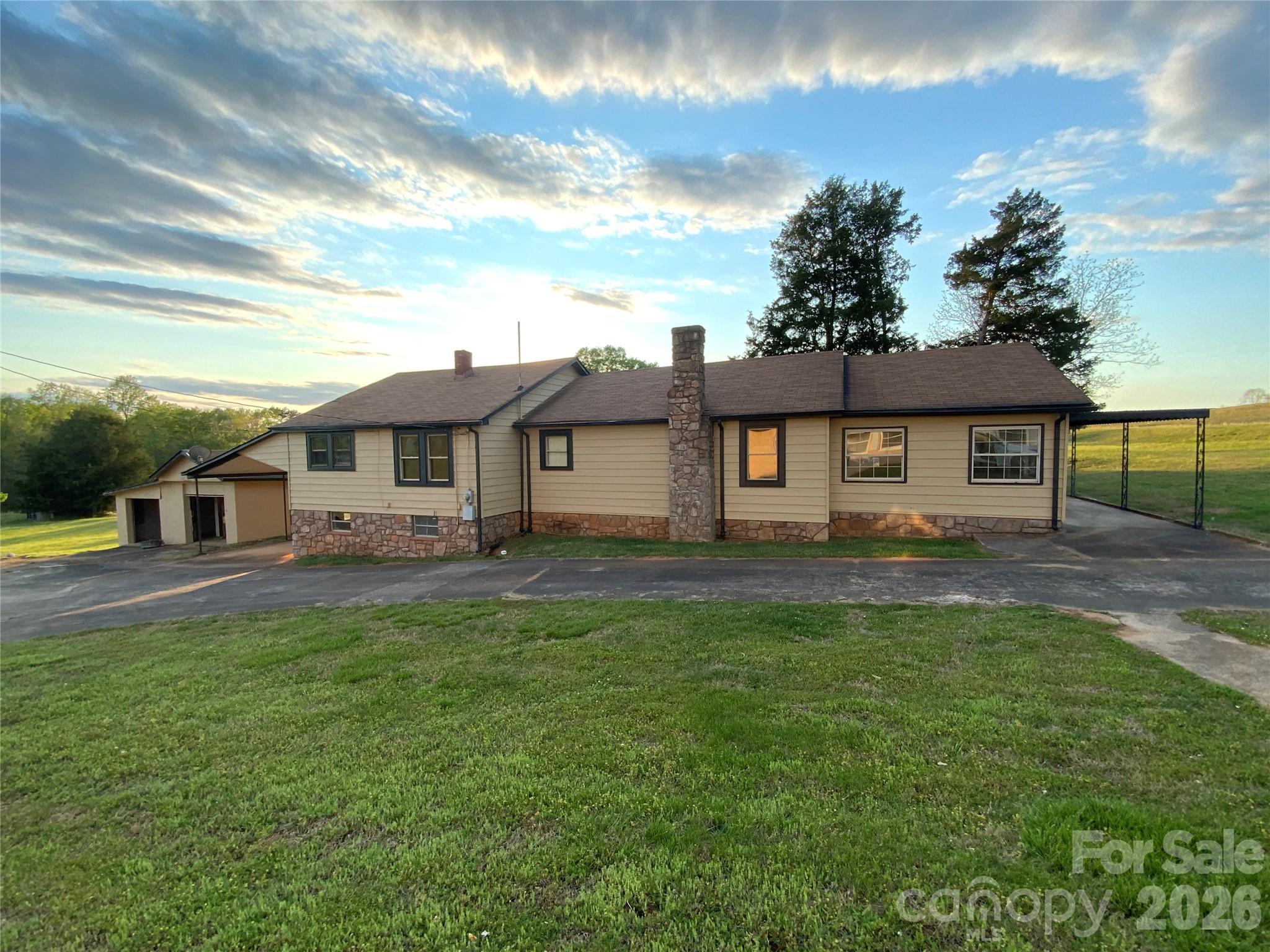 310 Horn Bottom Road Property Photo 2