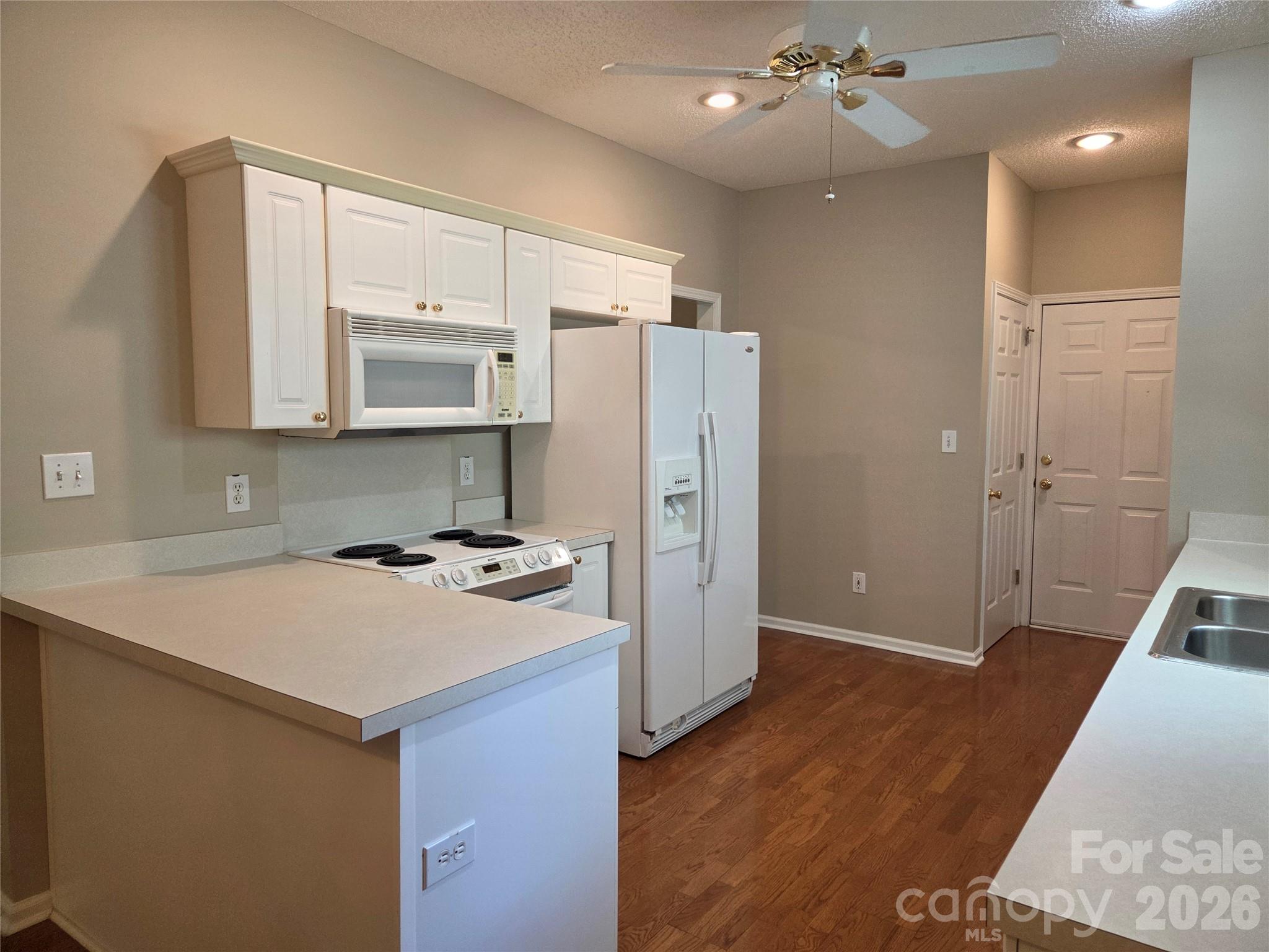 1614 Iverness Court Property Photo 5