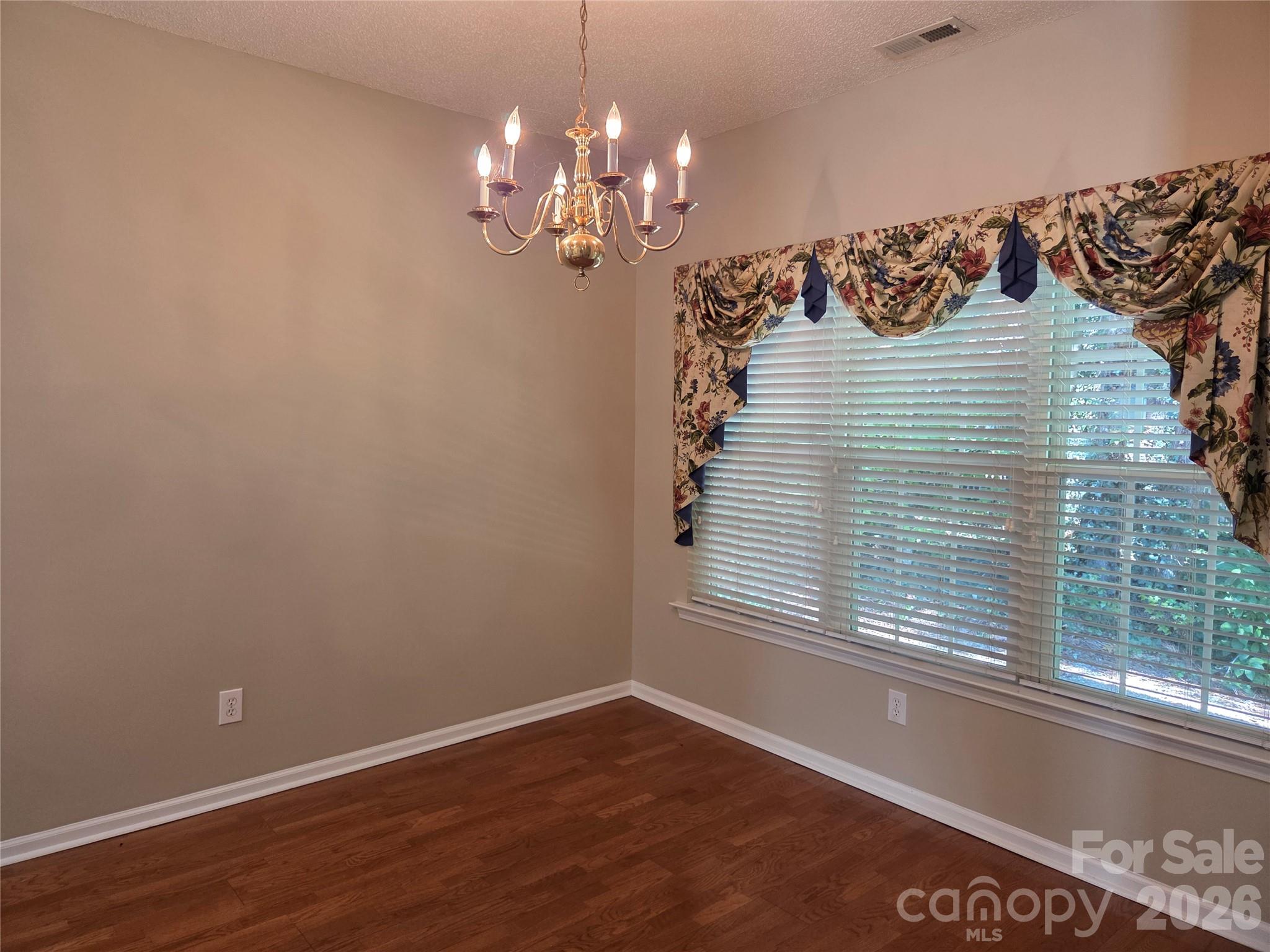 1614 Iverness Court Property Photo 6