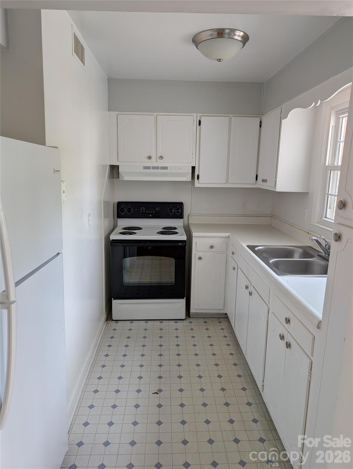 916 Mcalway Road D Property Photo 2