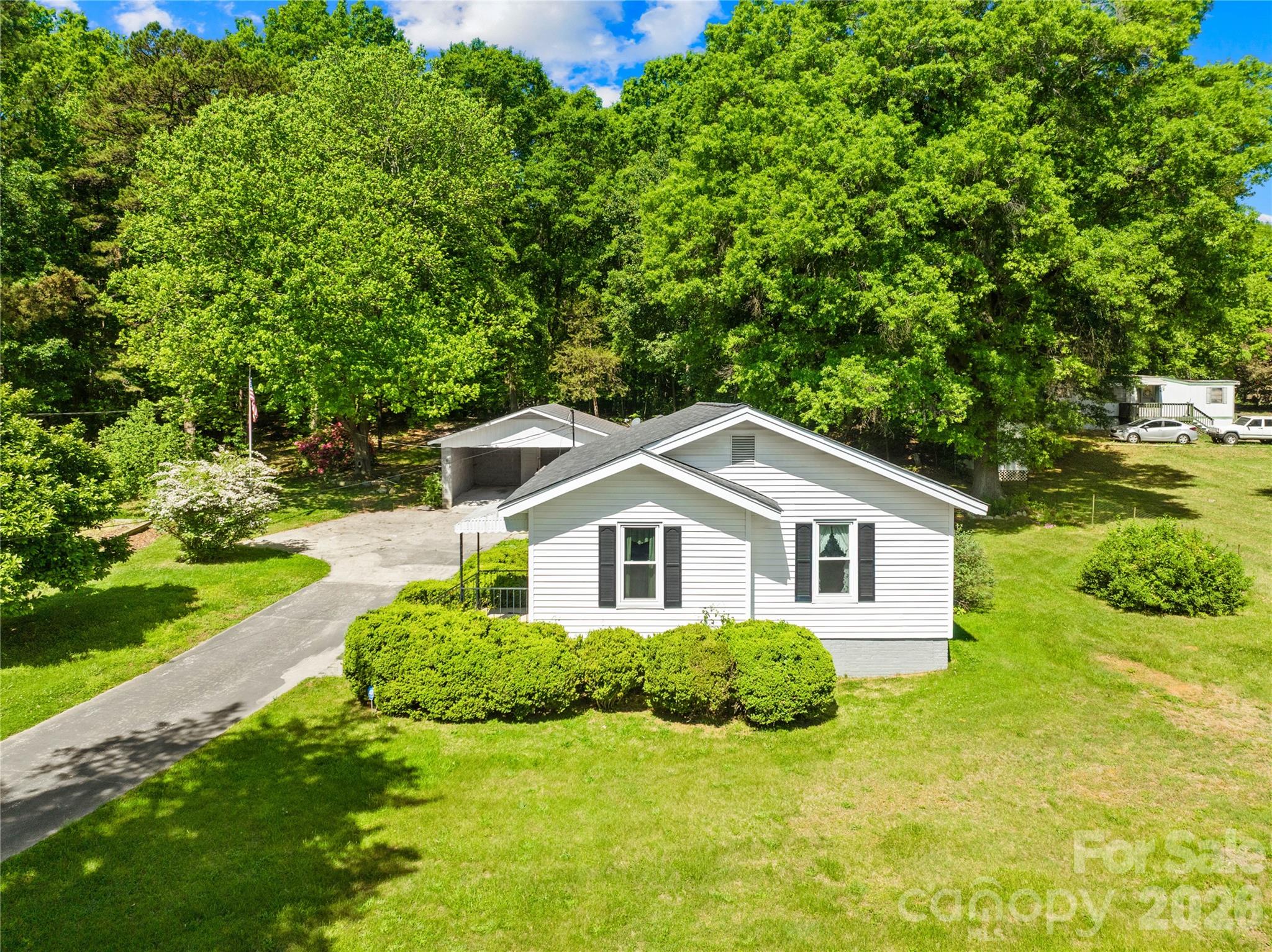 213 Ledford Drive Property Photo 1