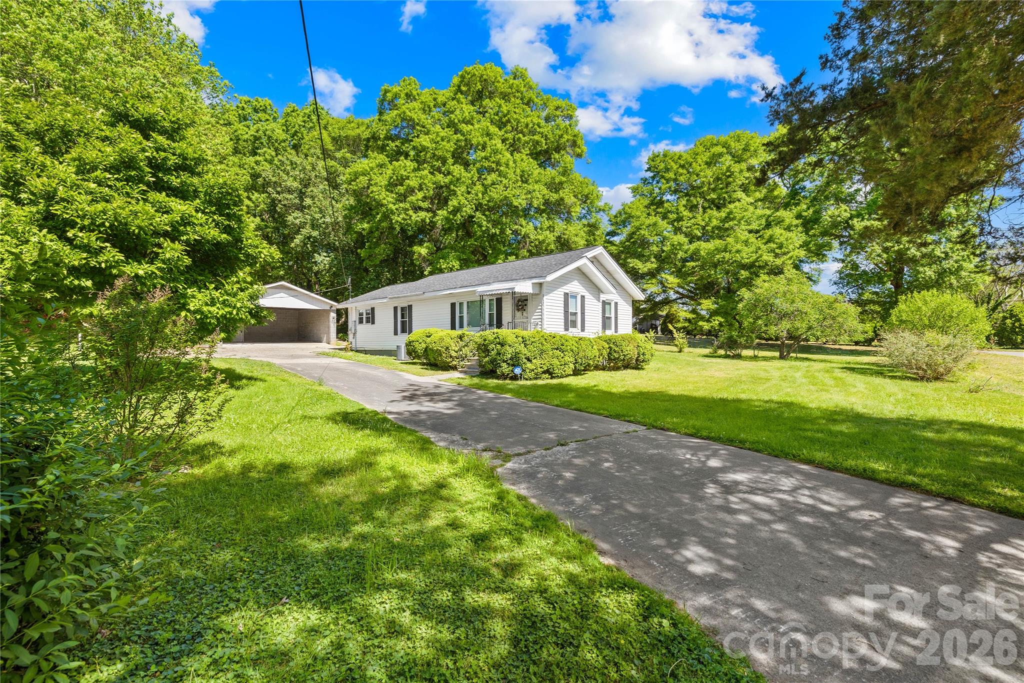 213 Ledford Drive Property Photo 4