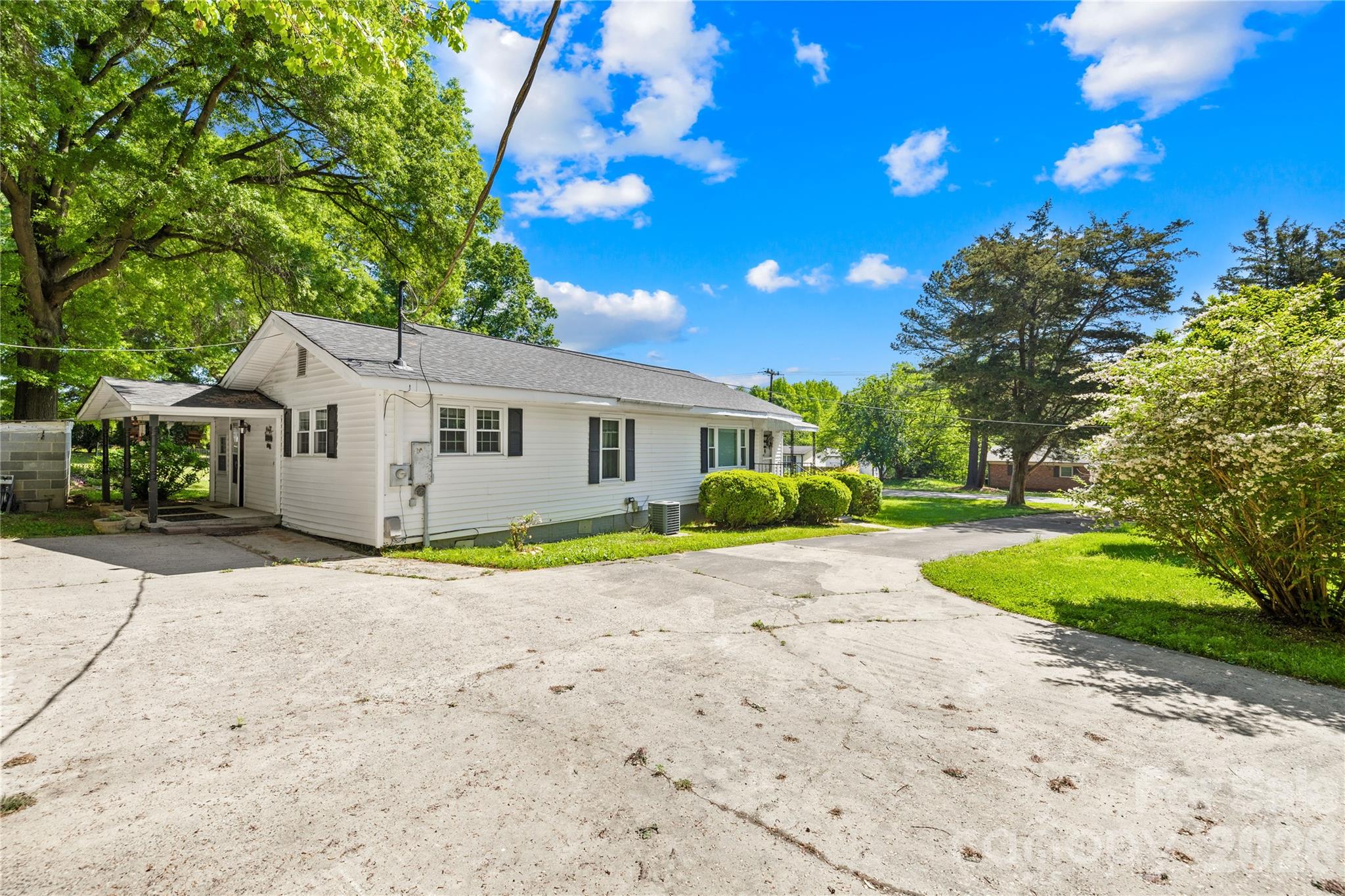 213 Ledford Drive Property Photo 6