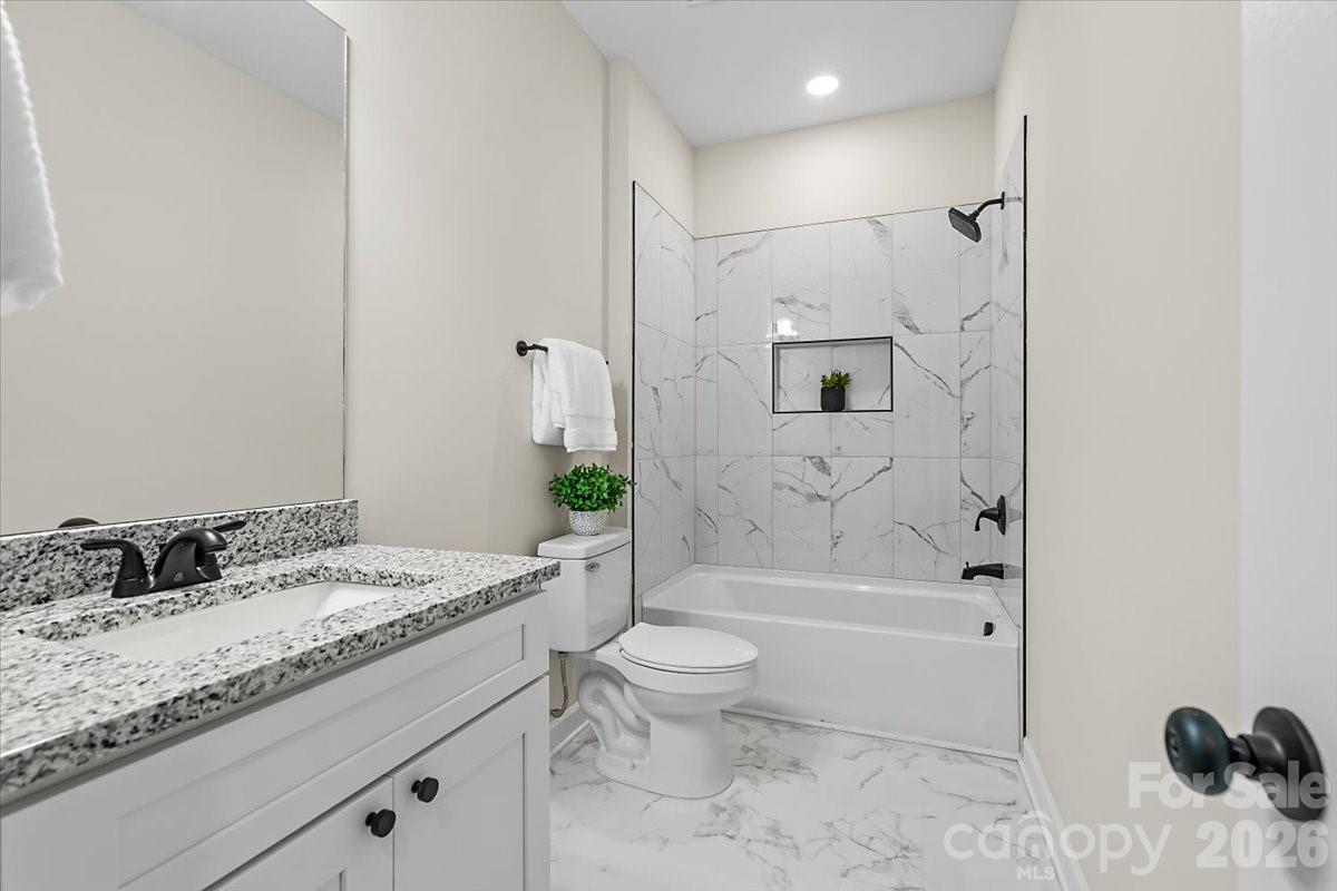 1102 W Horah Street Property Photo 22