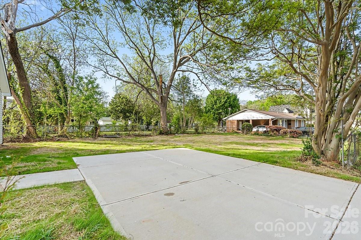 1102 W Horah Street Property Photo 26