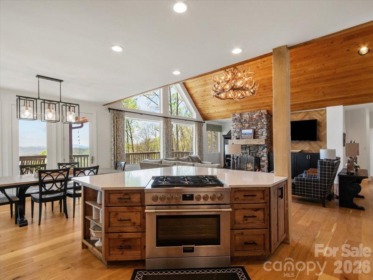 410 Springhouse Drive Property Photo 10