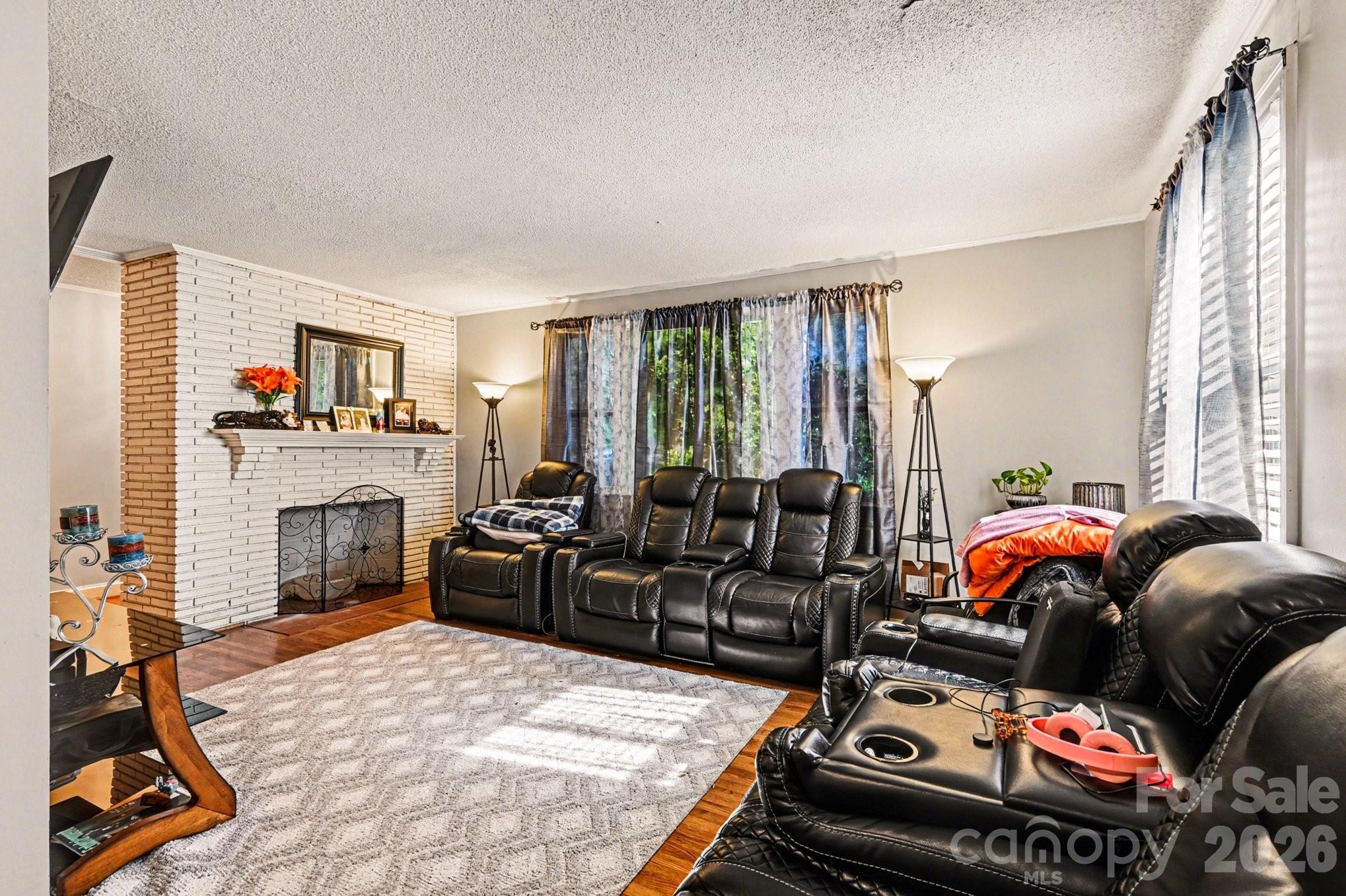 102 Azalea Road Property Photo 3
