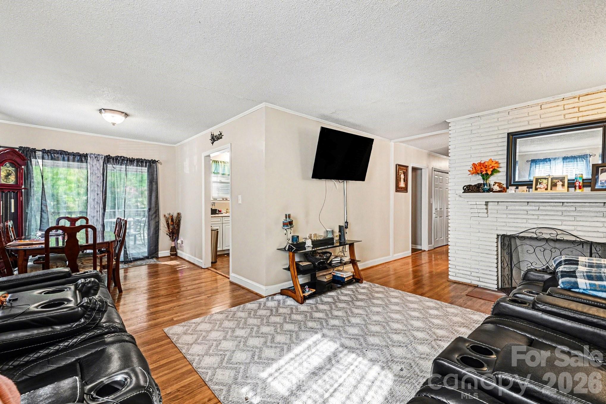 102 Azalea Road Property Photo 6