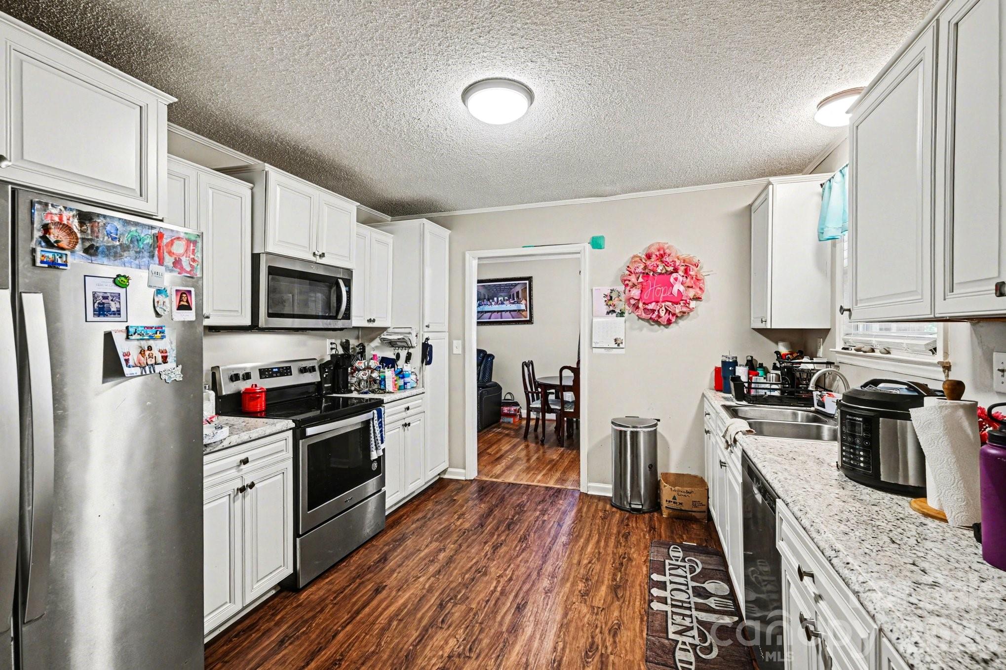 102 Azalea Road Property Photo 8