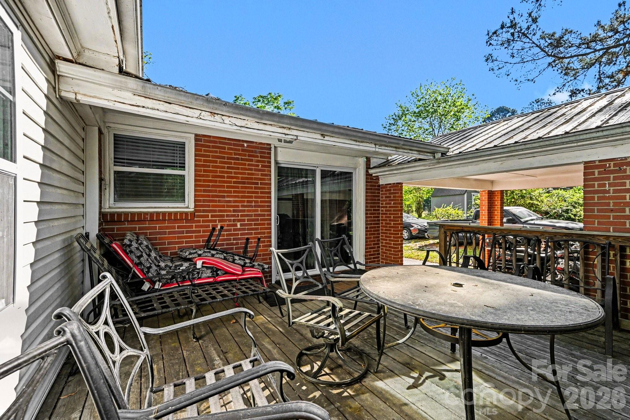 102 Azalea Road Property Photo 16
