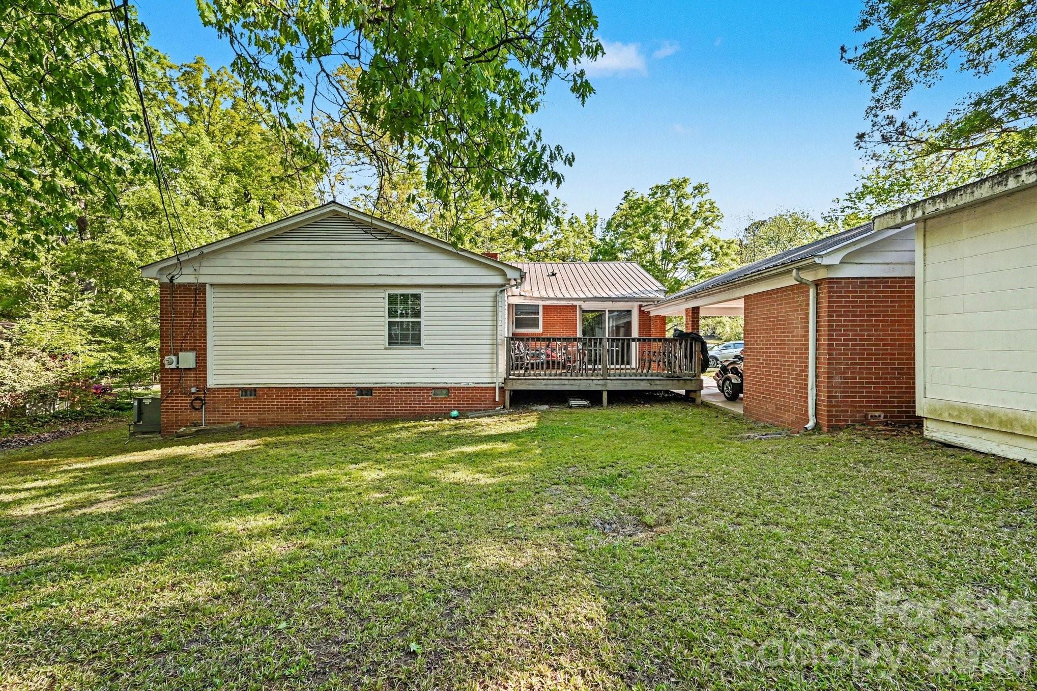 102 Azalea Road Property Photo 17
