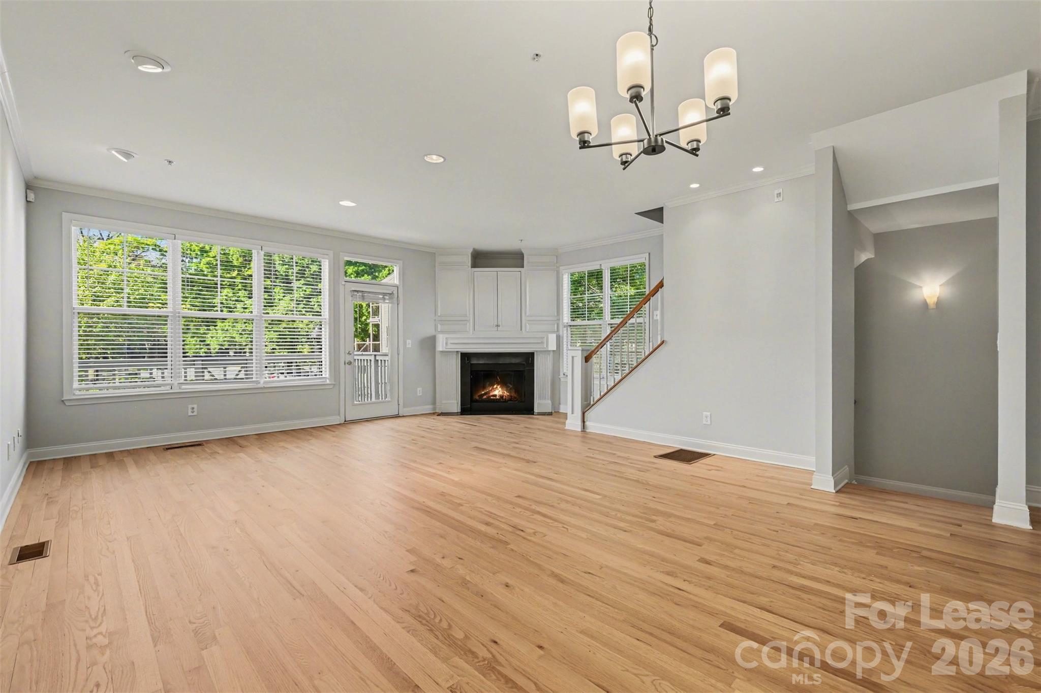 841 W 4th Street Property Photo 2