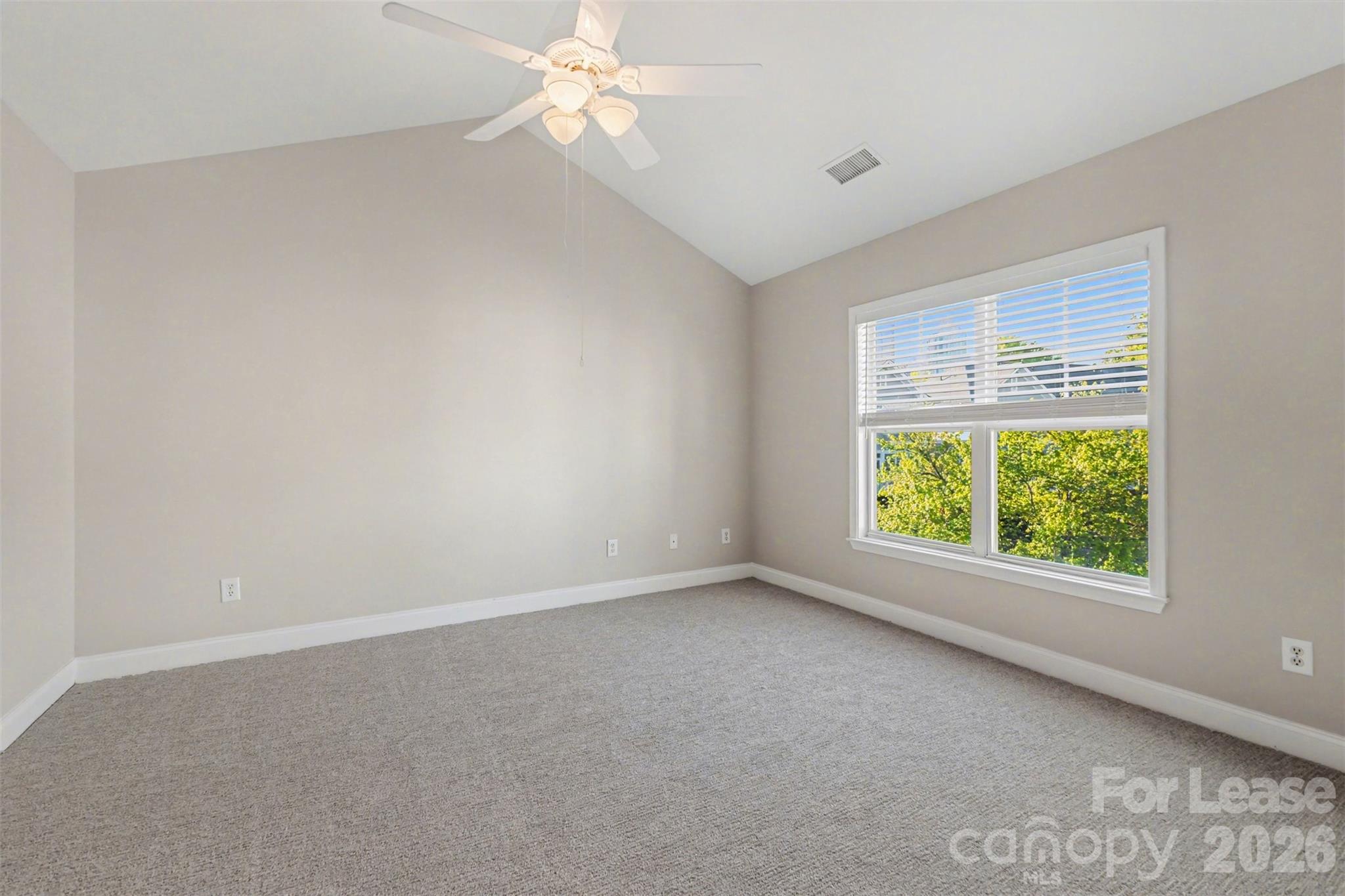 841 W 4th Street Property Photo 8