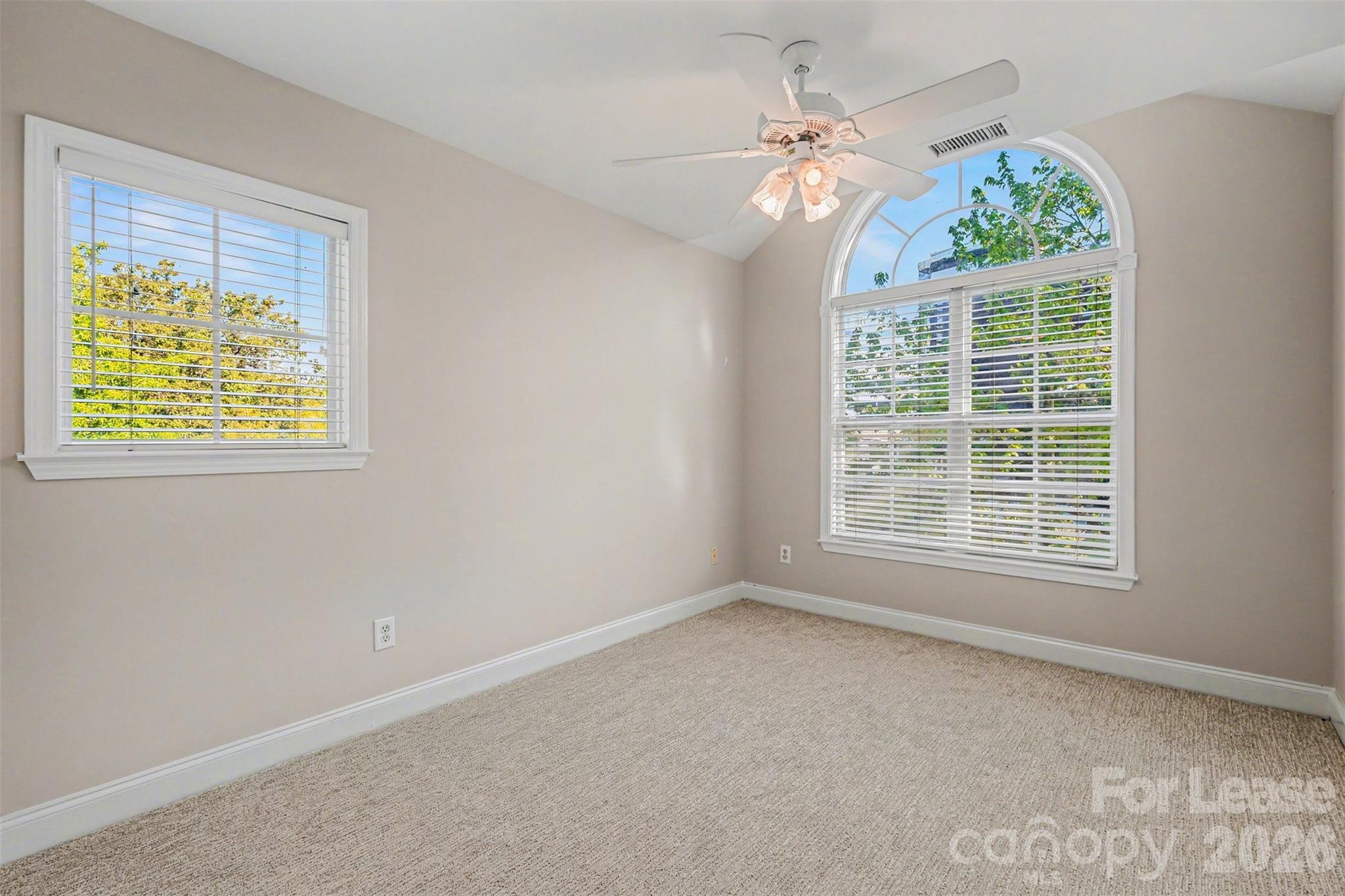 841 W 4th Street Property Photo 10