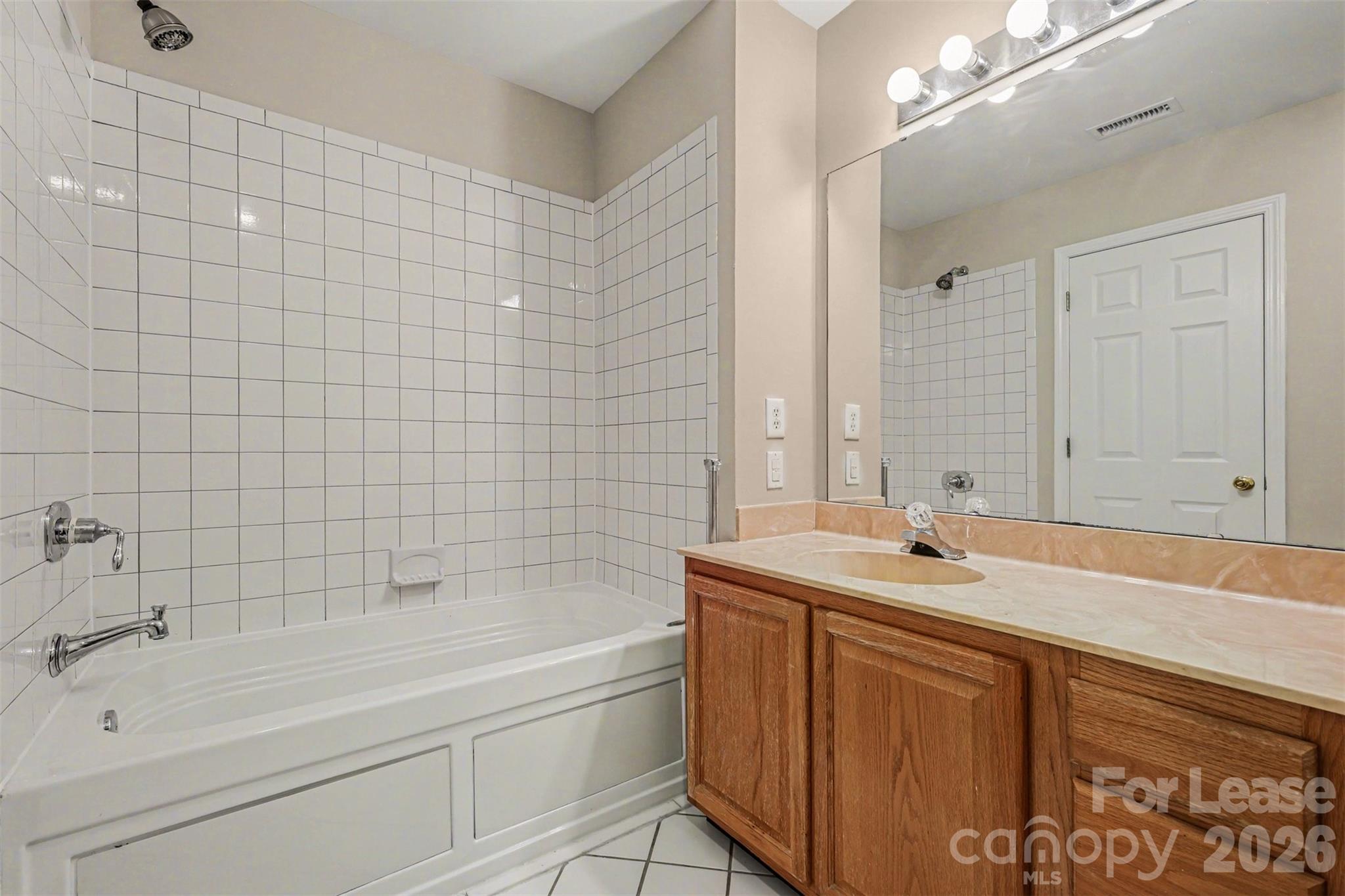 841 W 4th Street Property Photo 12