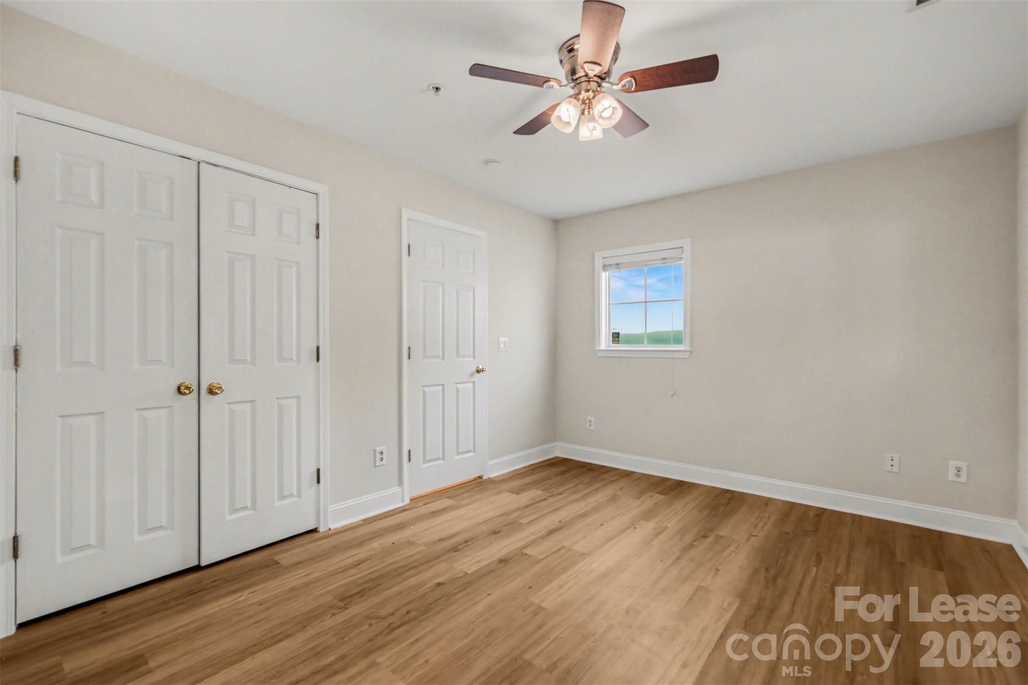 841 W 4th Street Property Photo 14