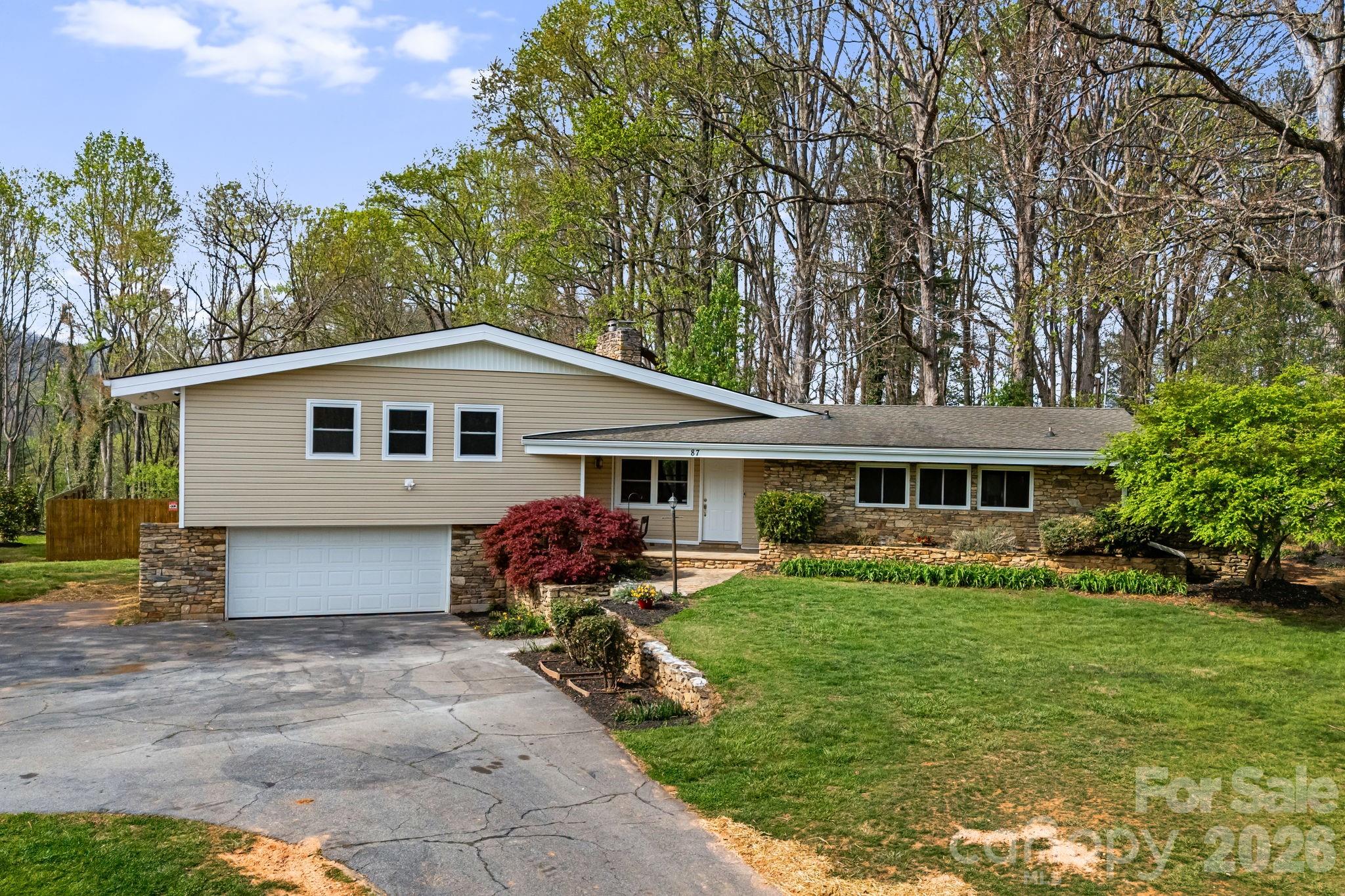 87 W Oakview Road Property Photo 1
