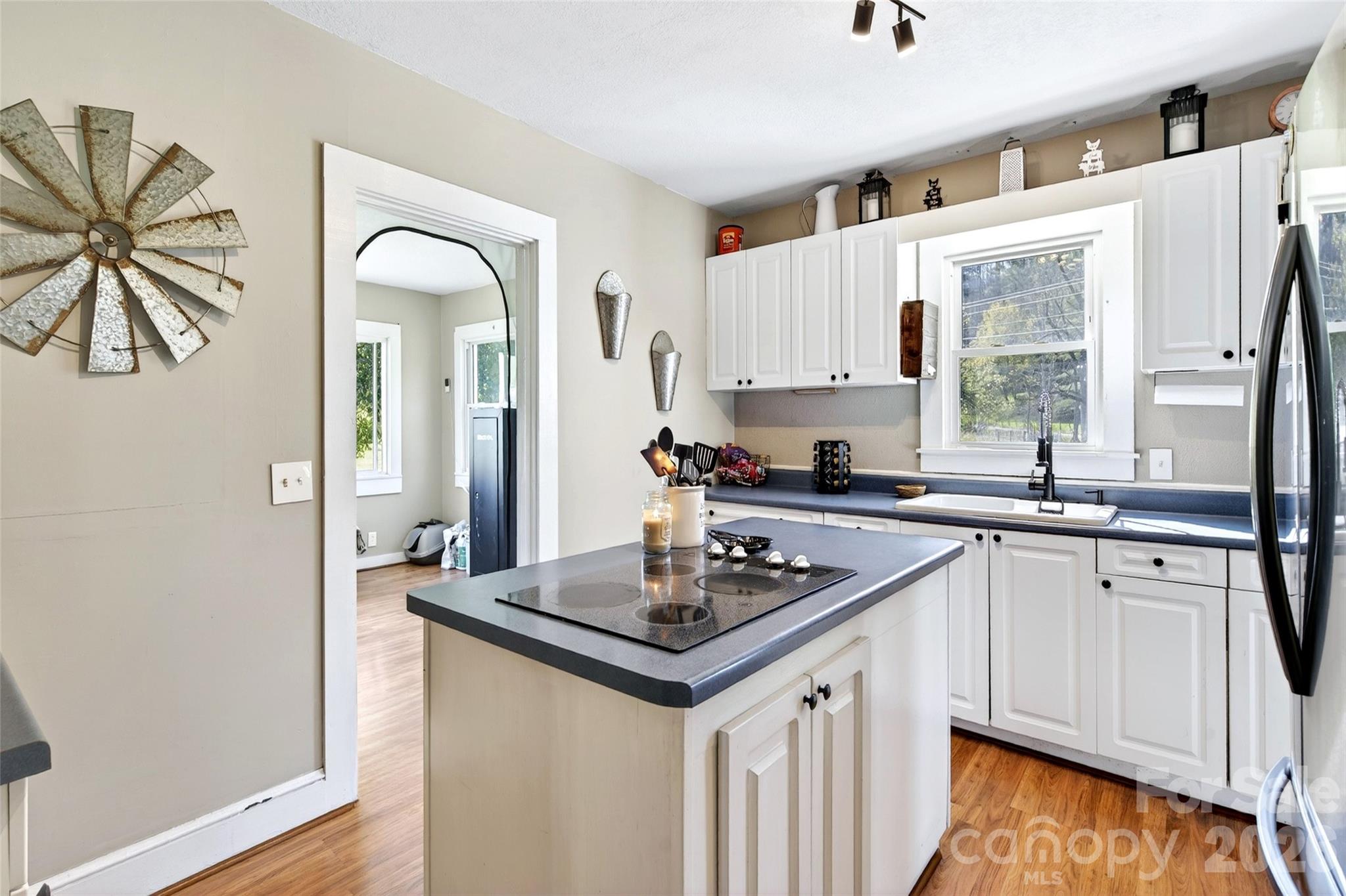 1511 White Oak Road Property Photo 1