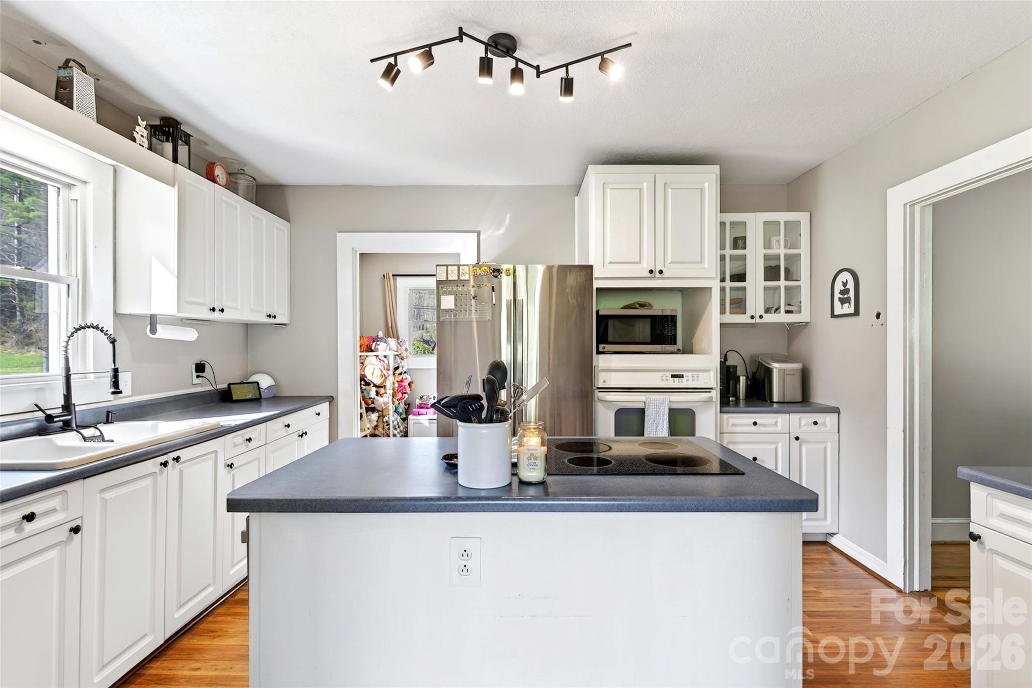 1511 White Oak Road Property Photo 9