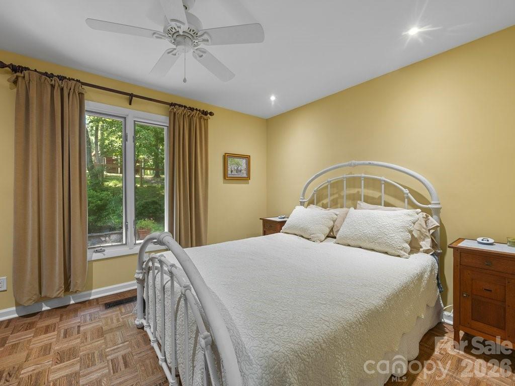 2825 River Road Property Photo 28