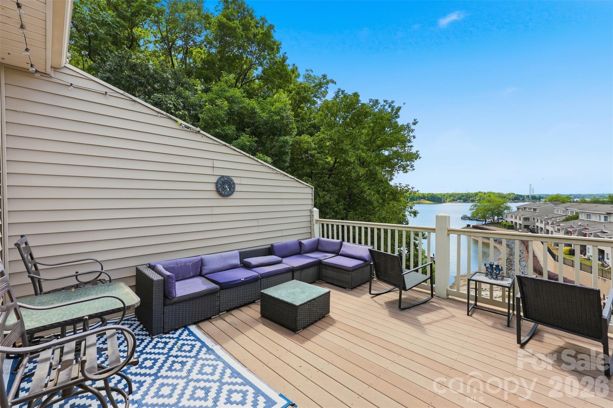 14614 Waterside Drive Property Photo 2