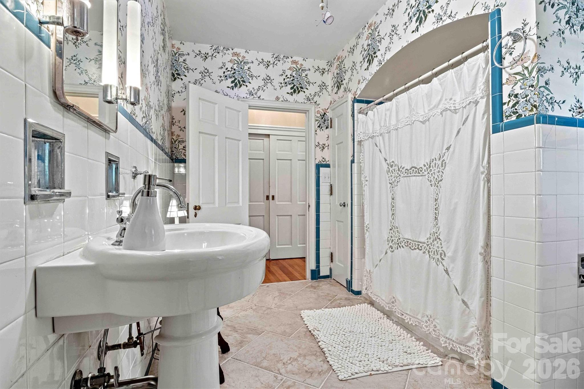 842 North Center Street Property Photo 29