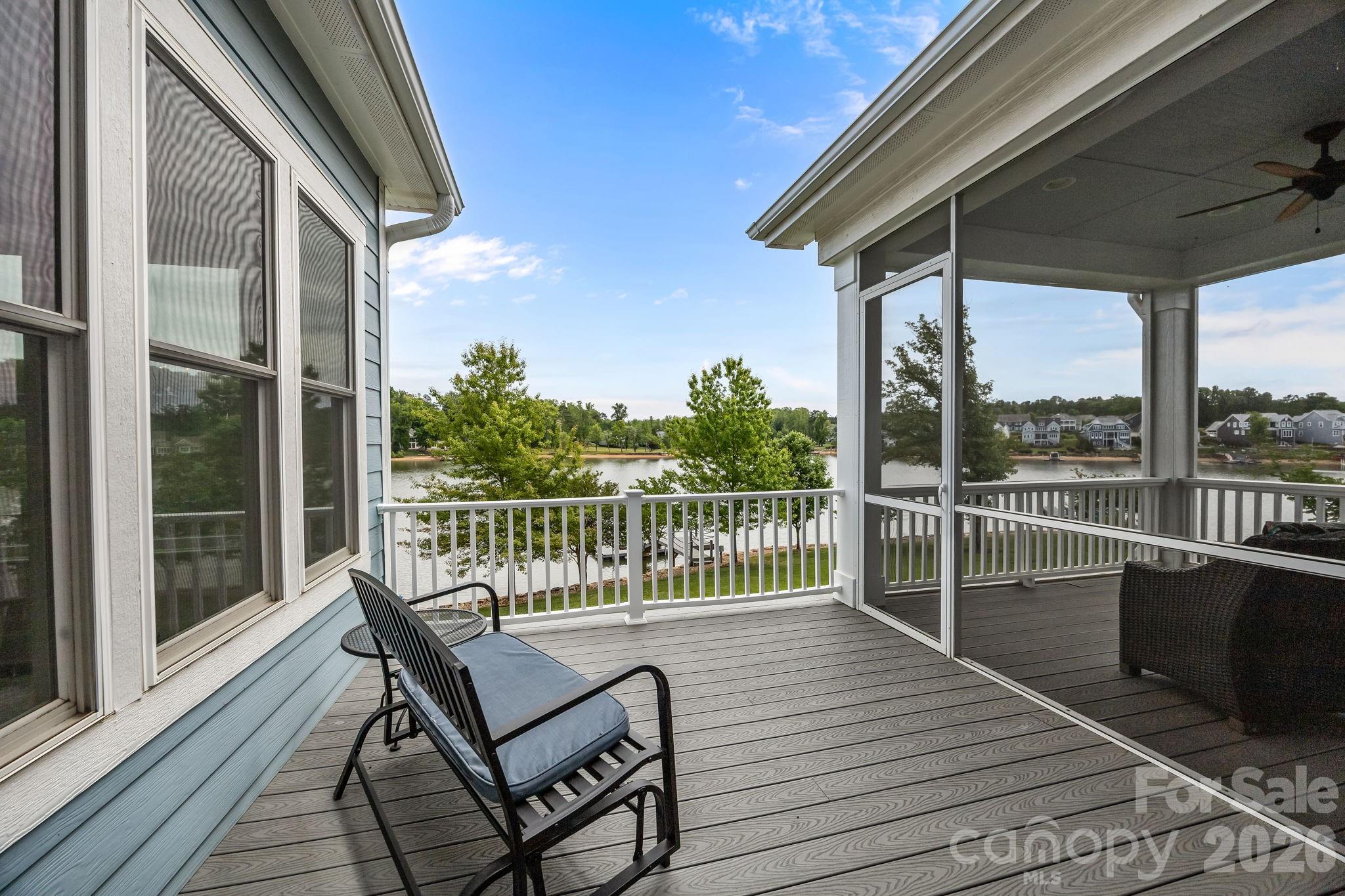 122 Sisters Cove Court Property Photo 2