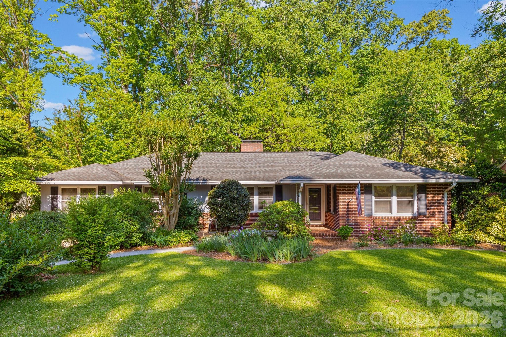 407 Pine Street Property Photo 1
