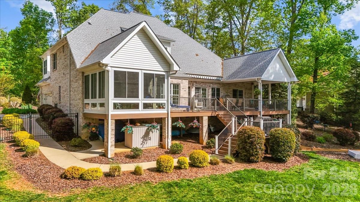 135 Harbor Drive Property Photo 2