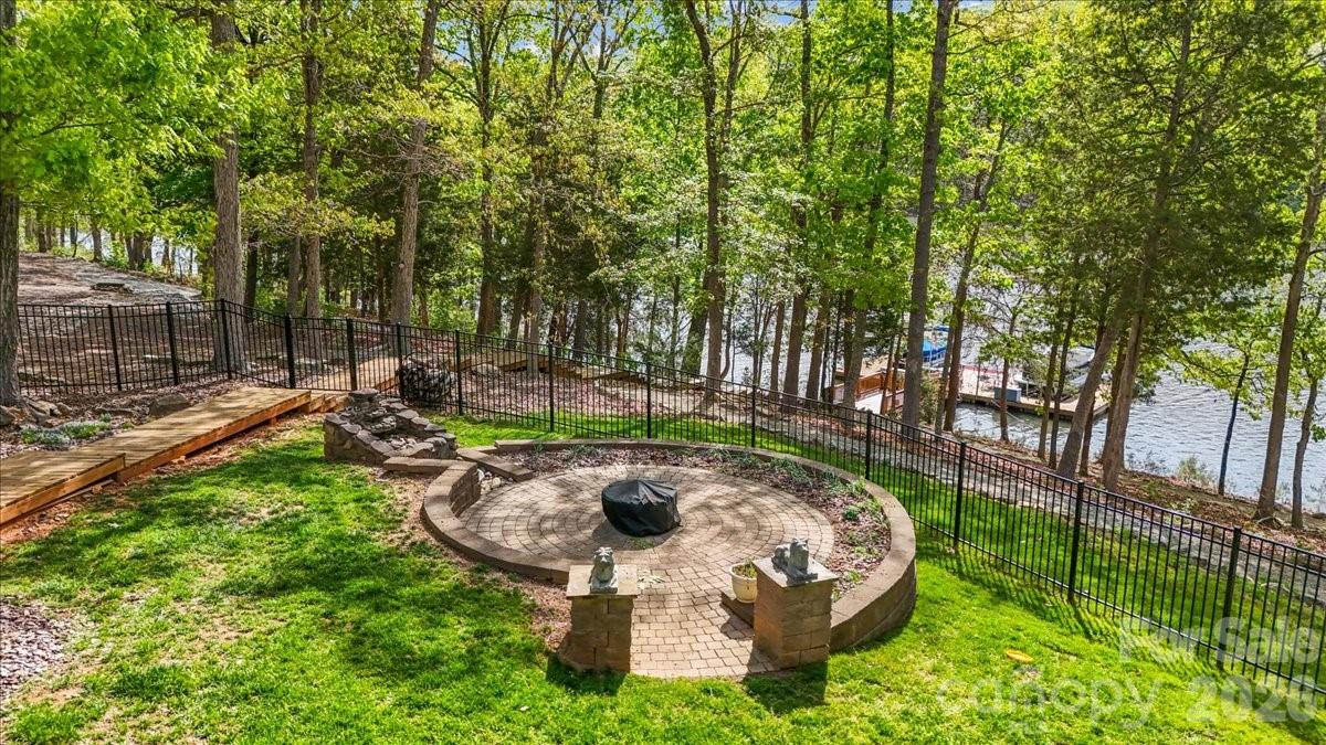 135 Harbor Drive Property Photo 12