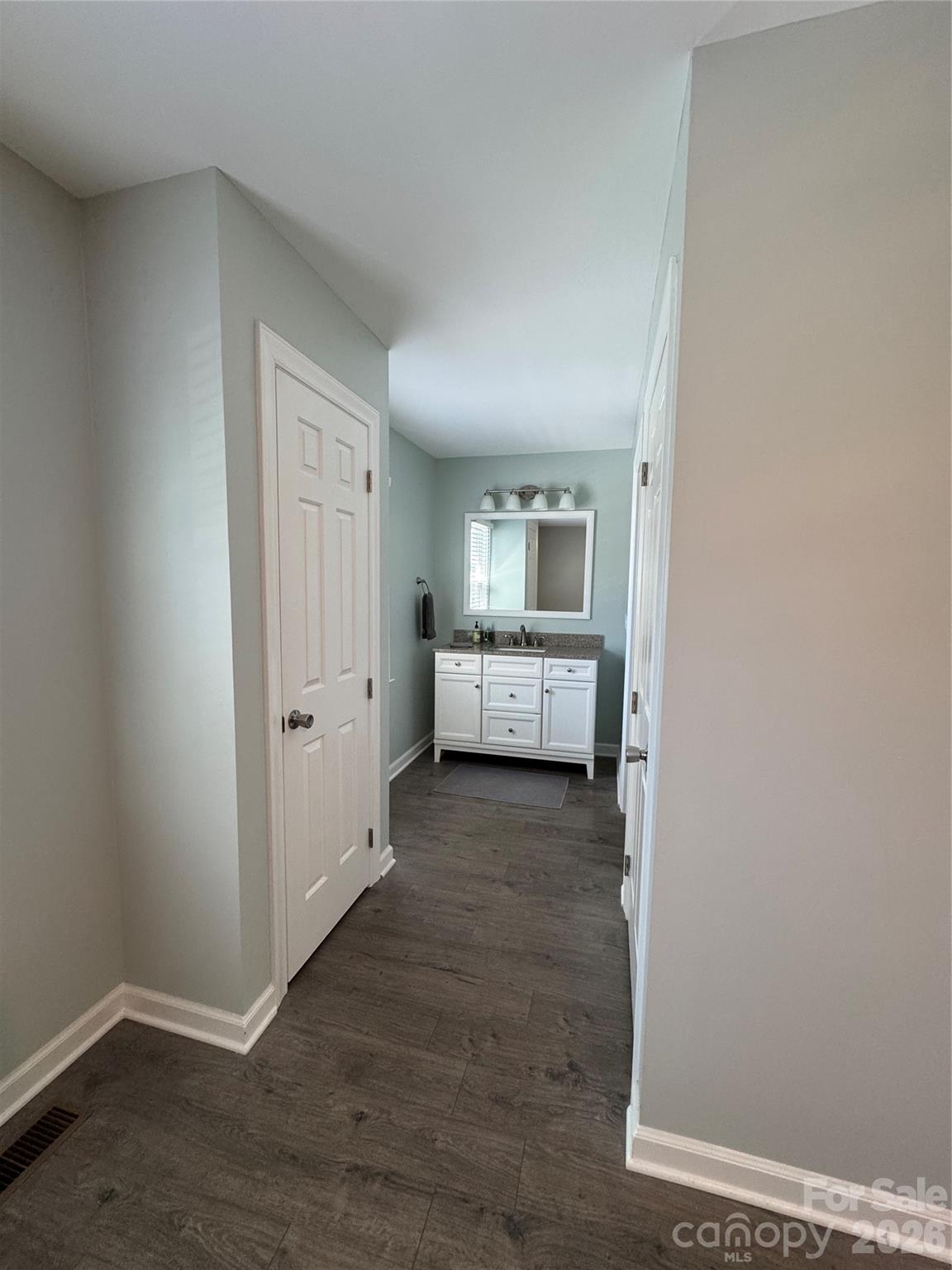 2705 N Center Street 36 Property Photo 15