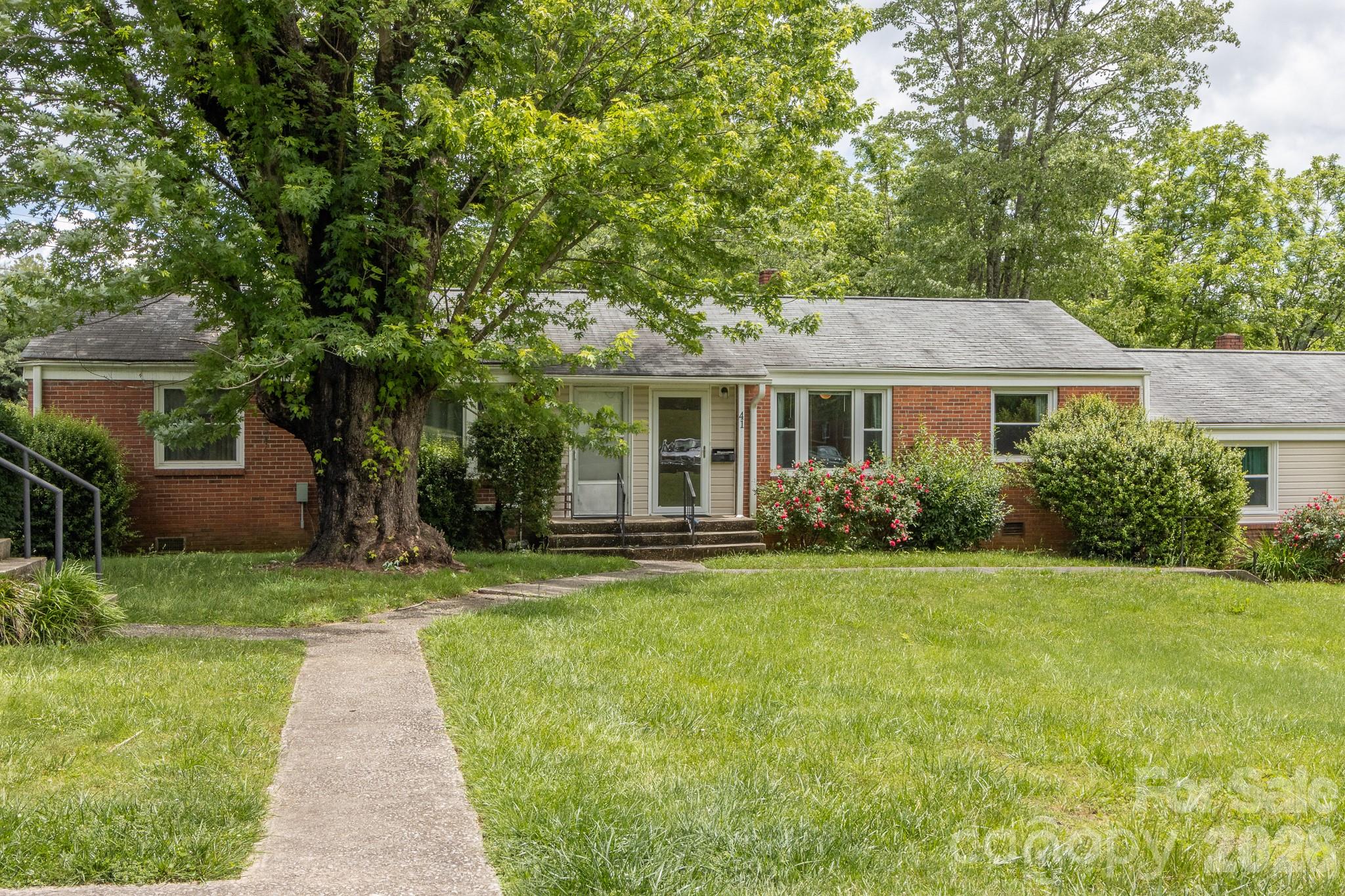 41 Trowbridge Lane Property Photo 1