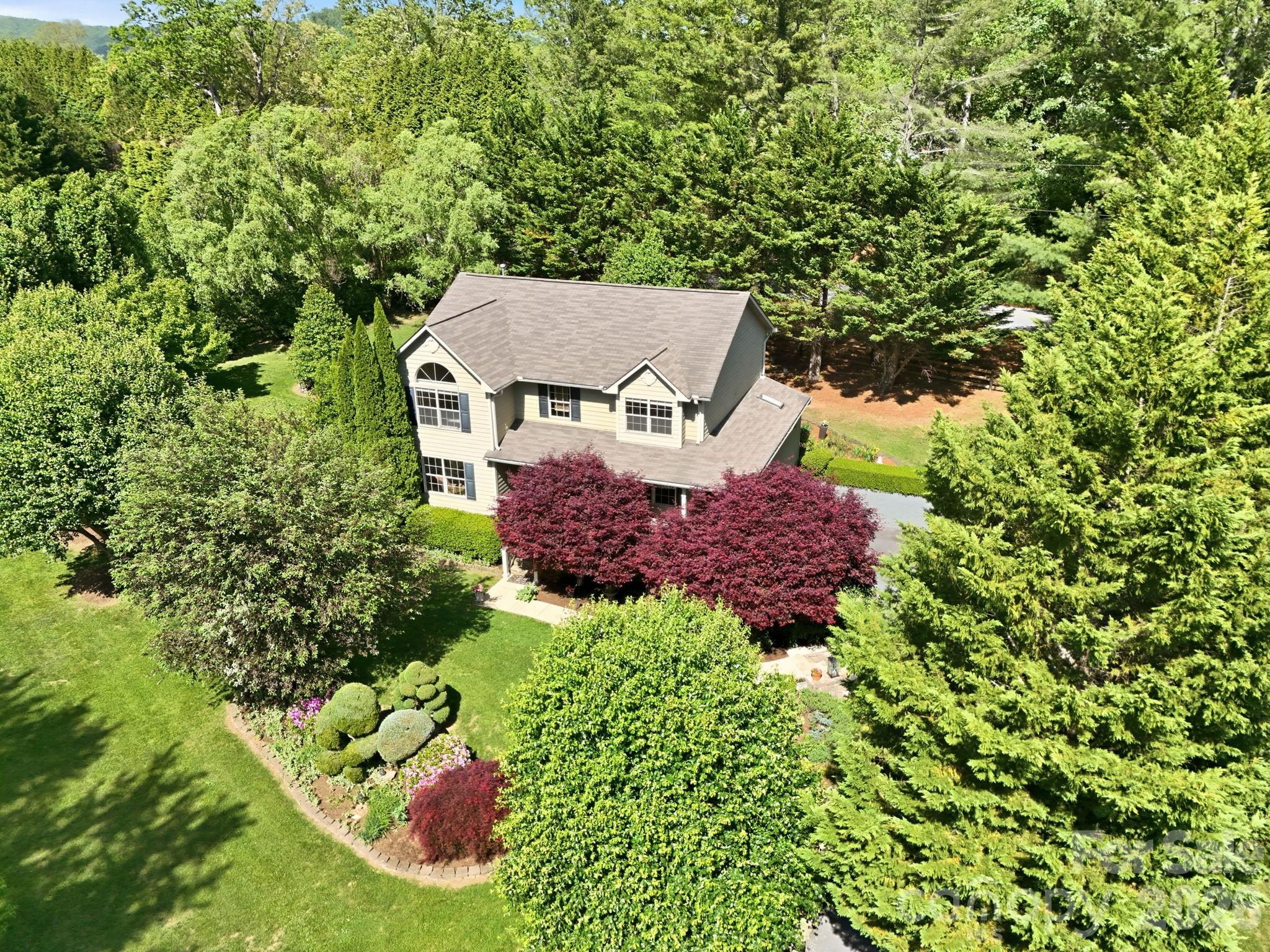 306 Woodview Court Property Photo 1