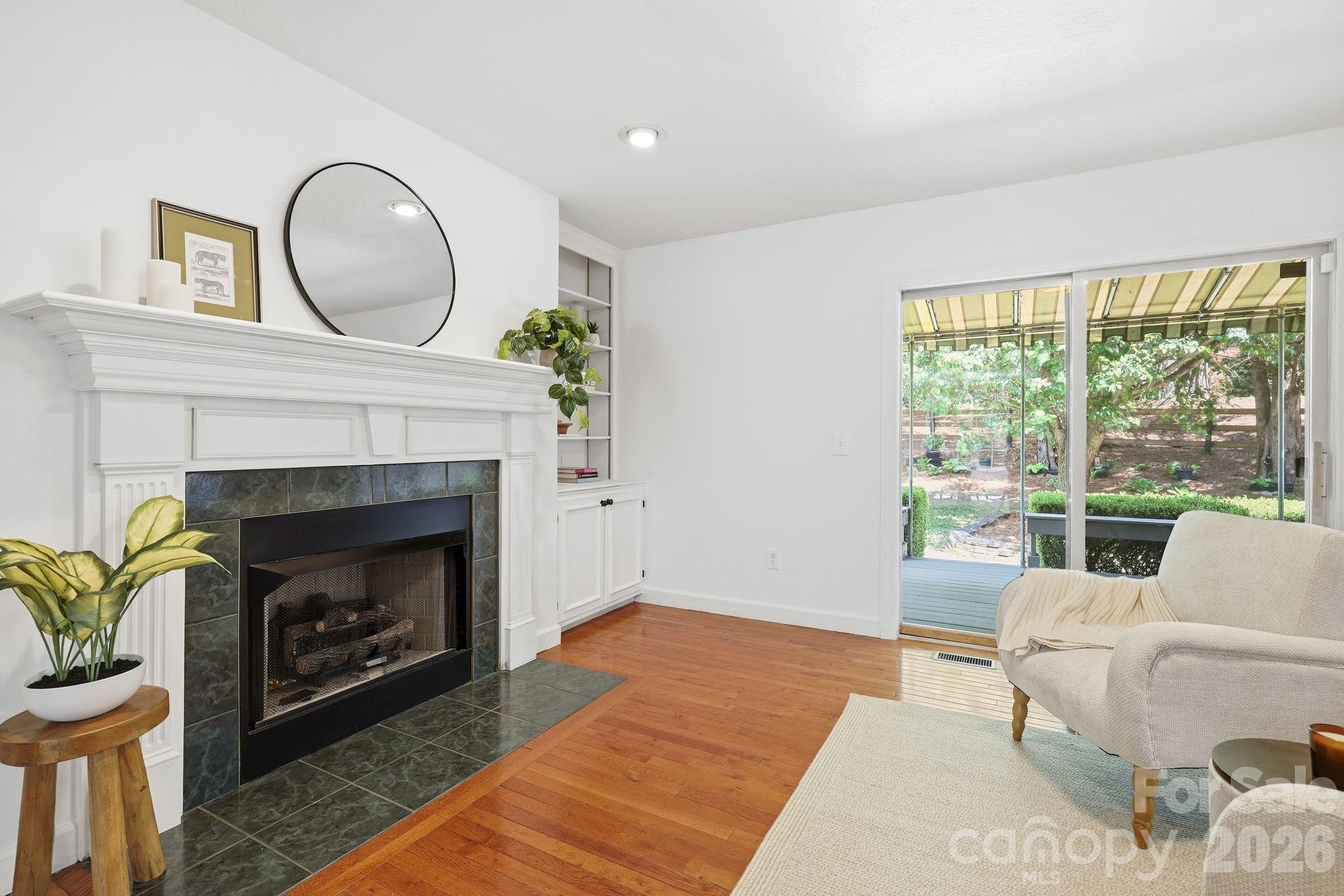 306 Woodview Court Property Photo 7
