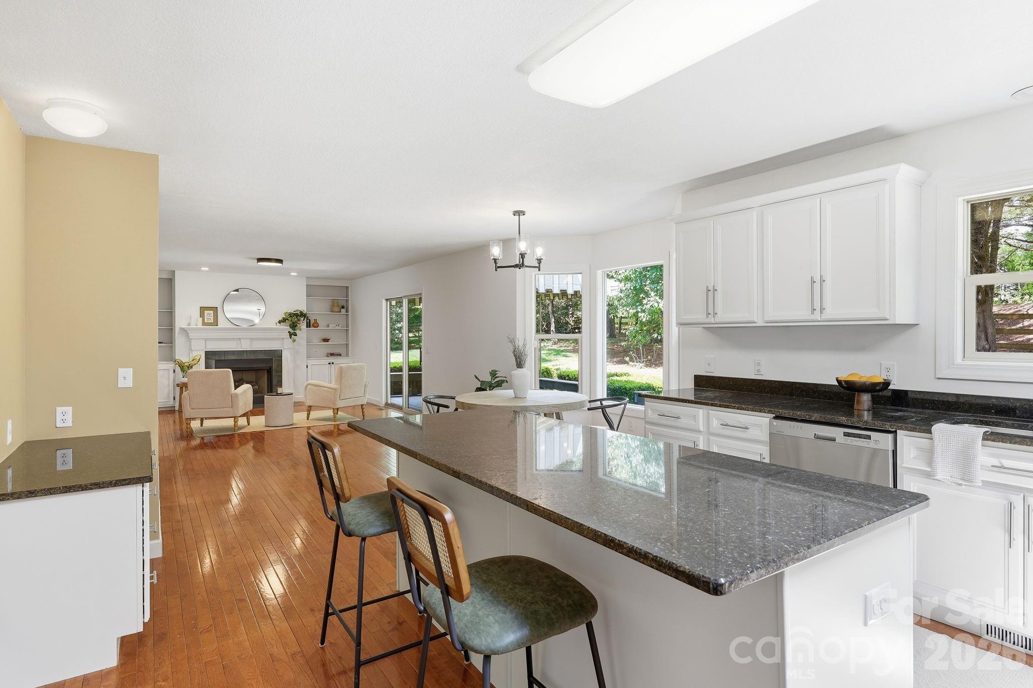 306 Woodview Court Property Photo 12