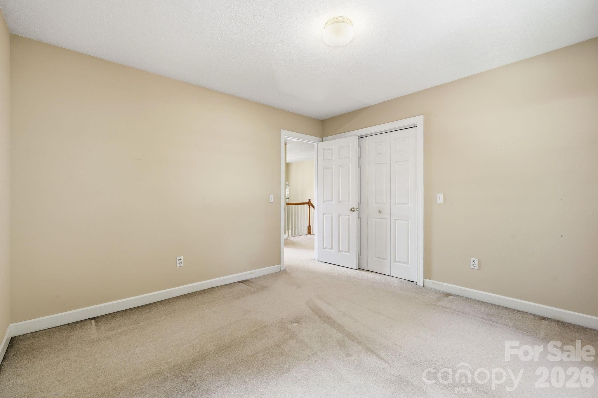 306 Woodview Court Property Photo 28