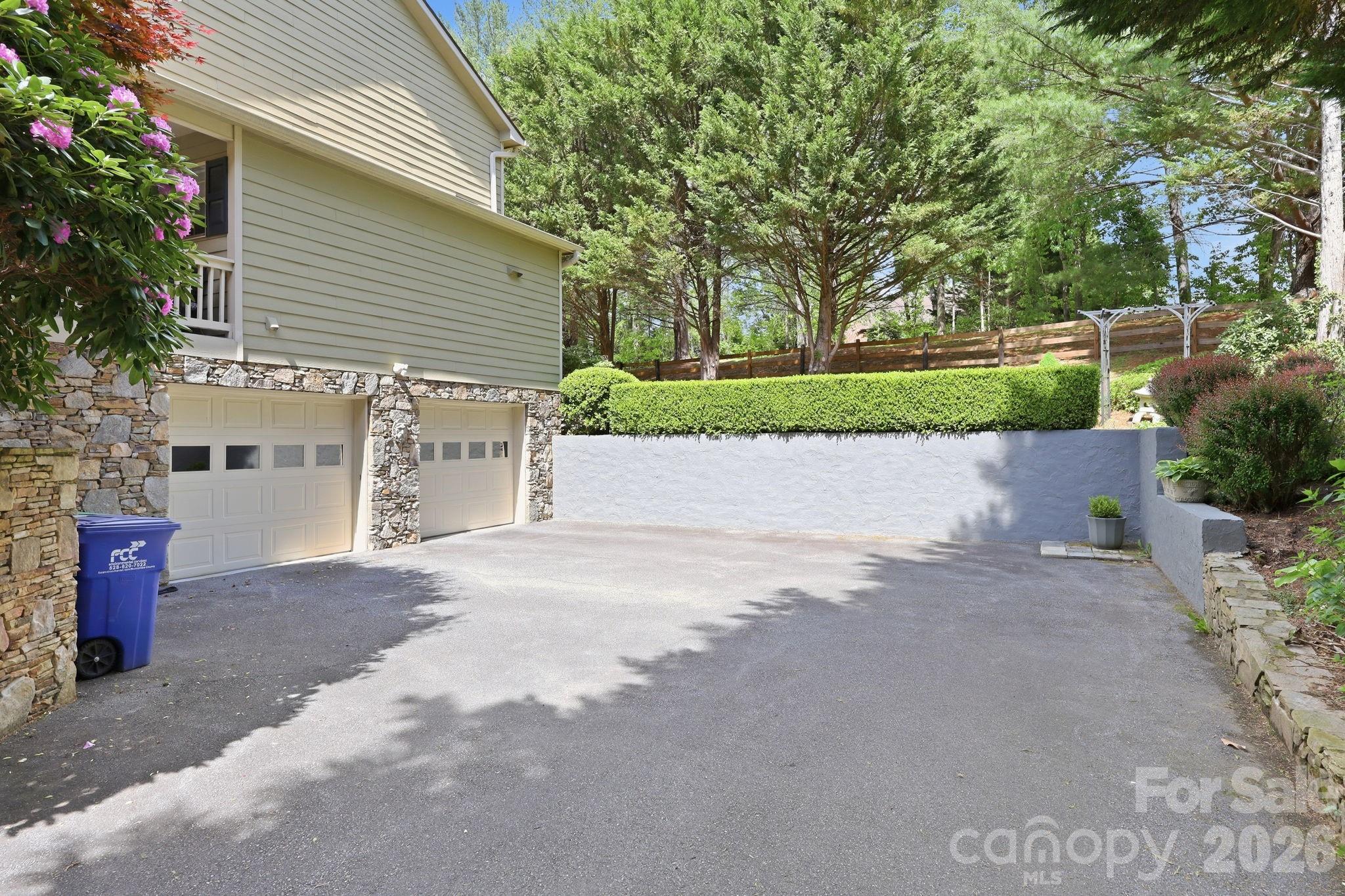 306 Woodview Court Property Photo 33