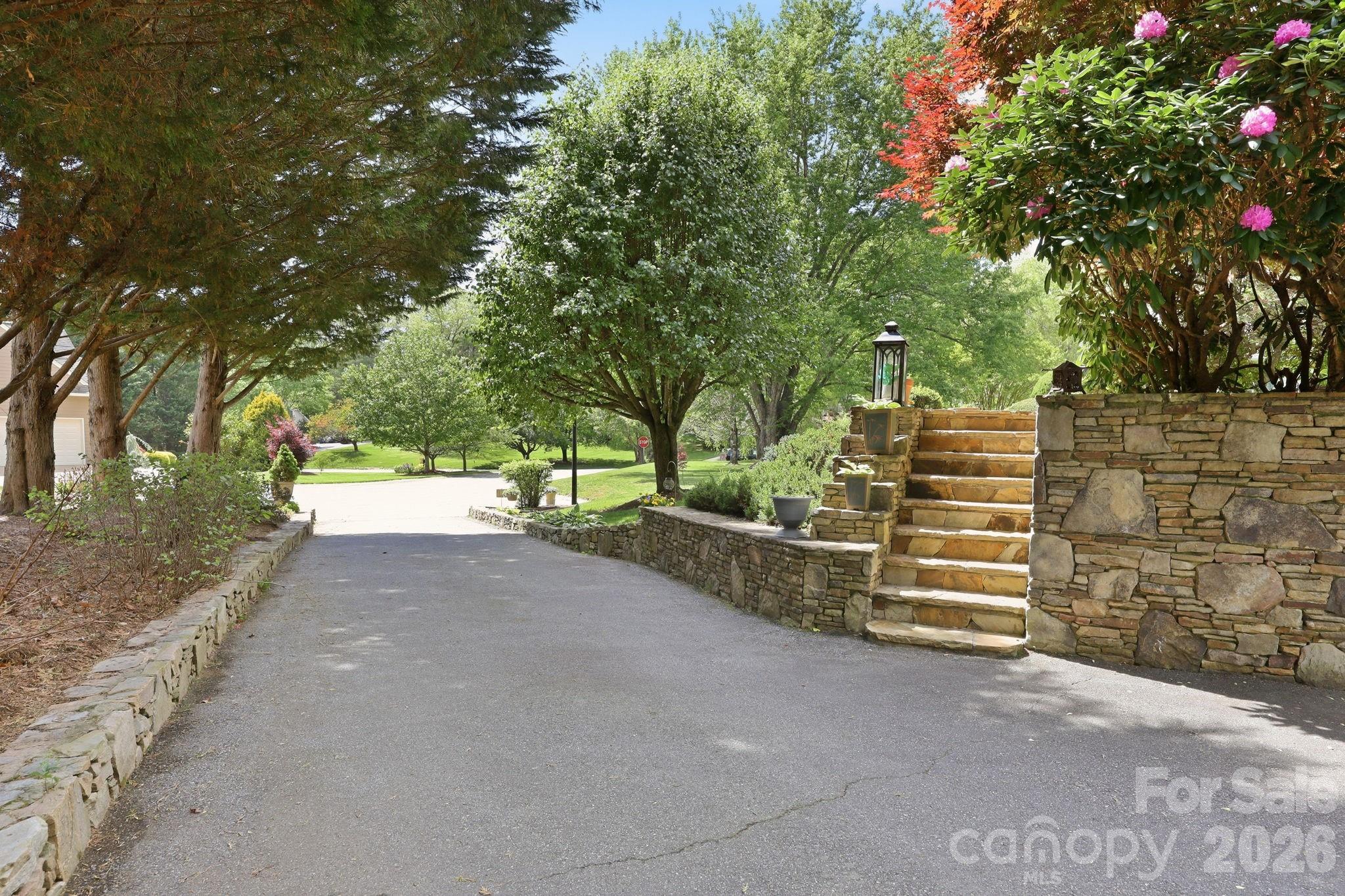 306 Woodview Court Property Photo 40