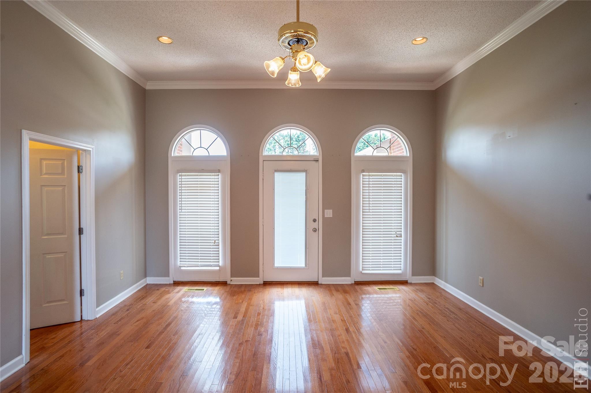 5146 Olde School Drive Property Photo 7