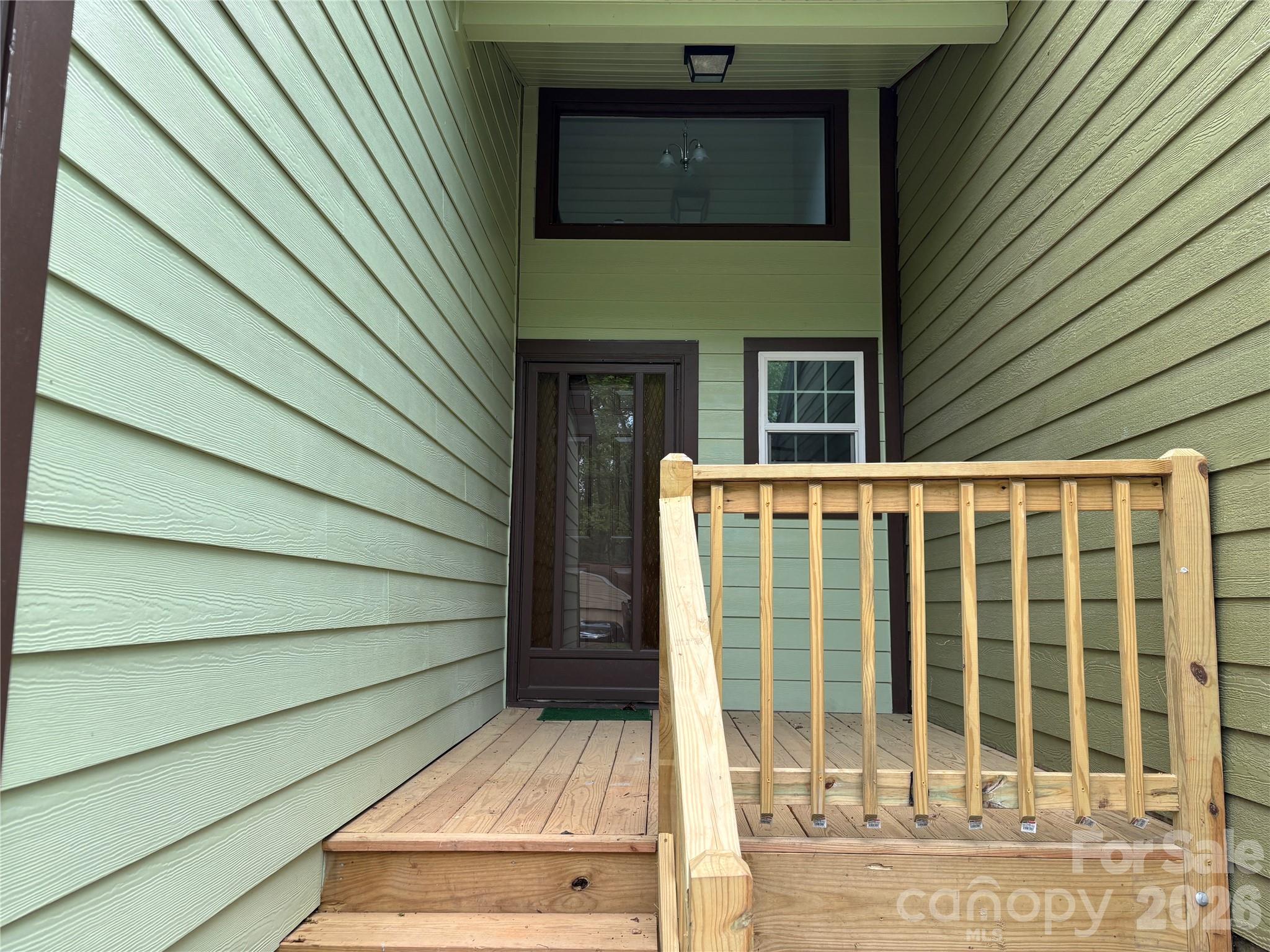 6211 Spanish Oak Road Property Photo 3