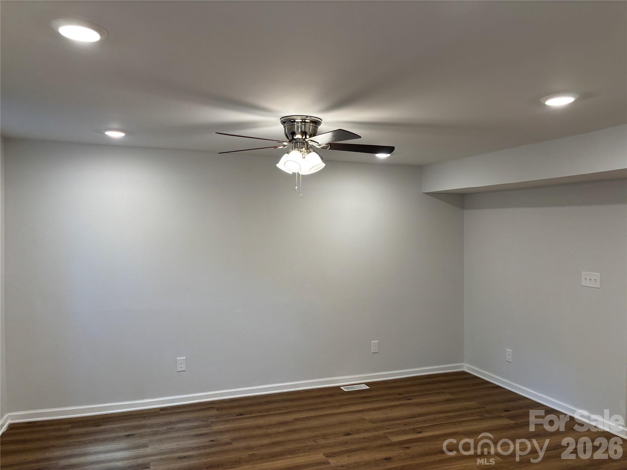6211 Spanish Oak Road Property Photo 4