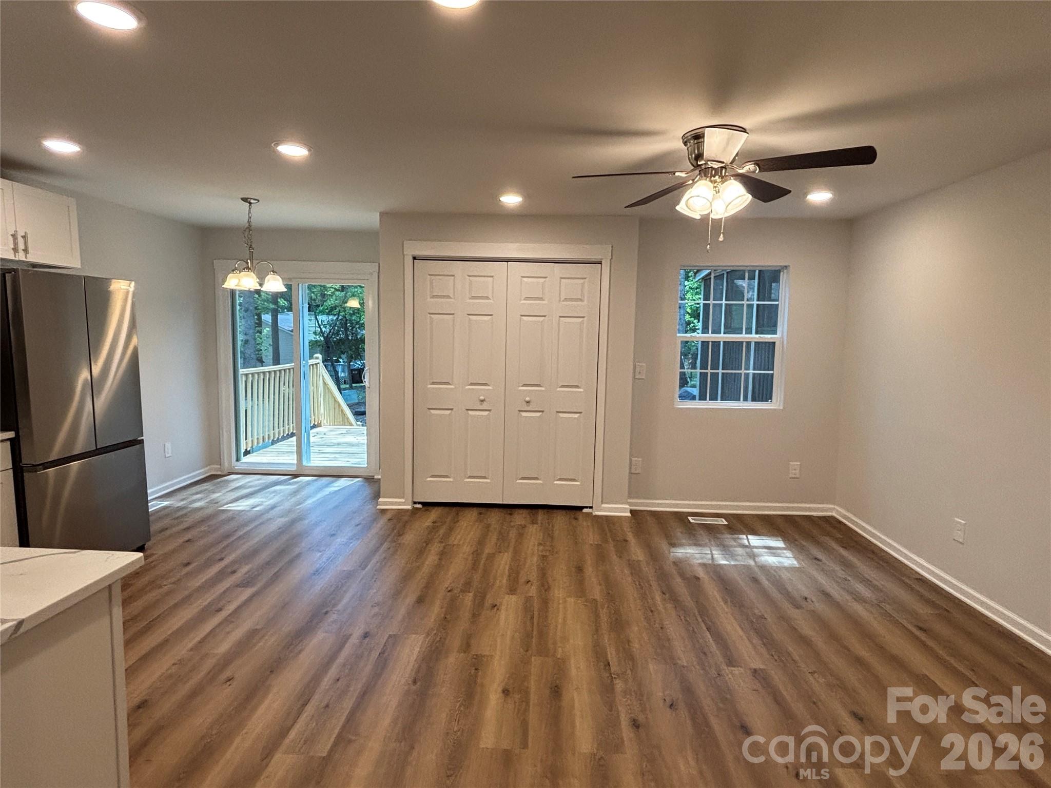 6211 Spanish Oak Road Property Photo 5