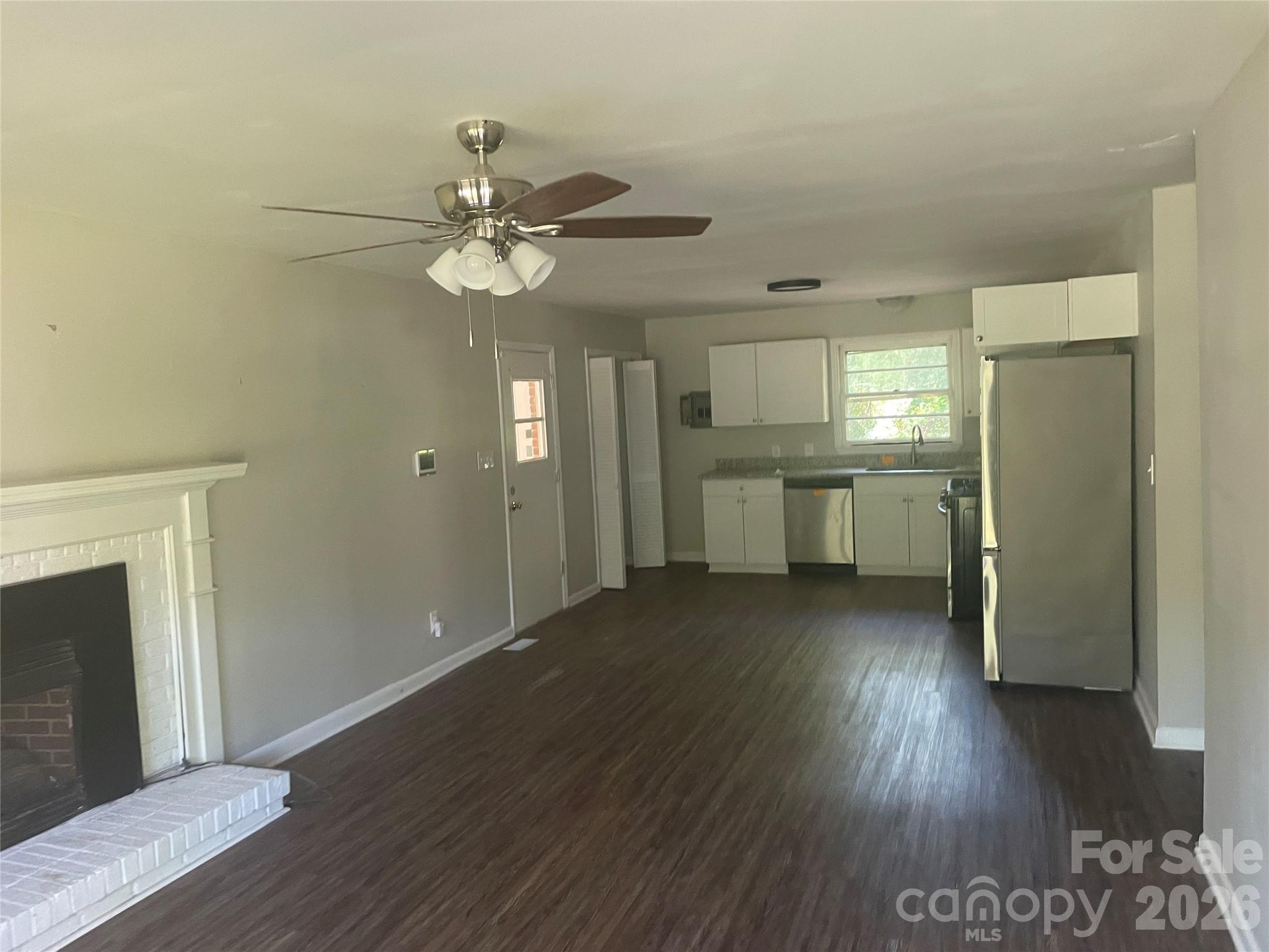 2801 Lyndell Way Property Photo 6