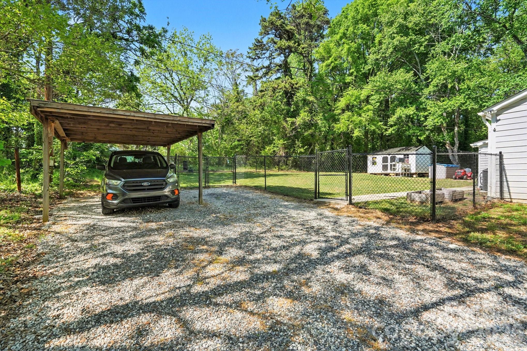 515 N Chapel Street Property Photo 25